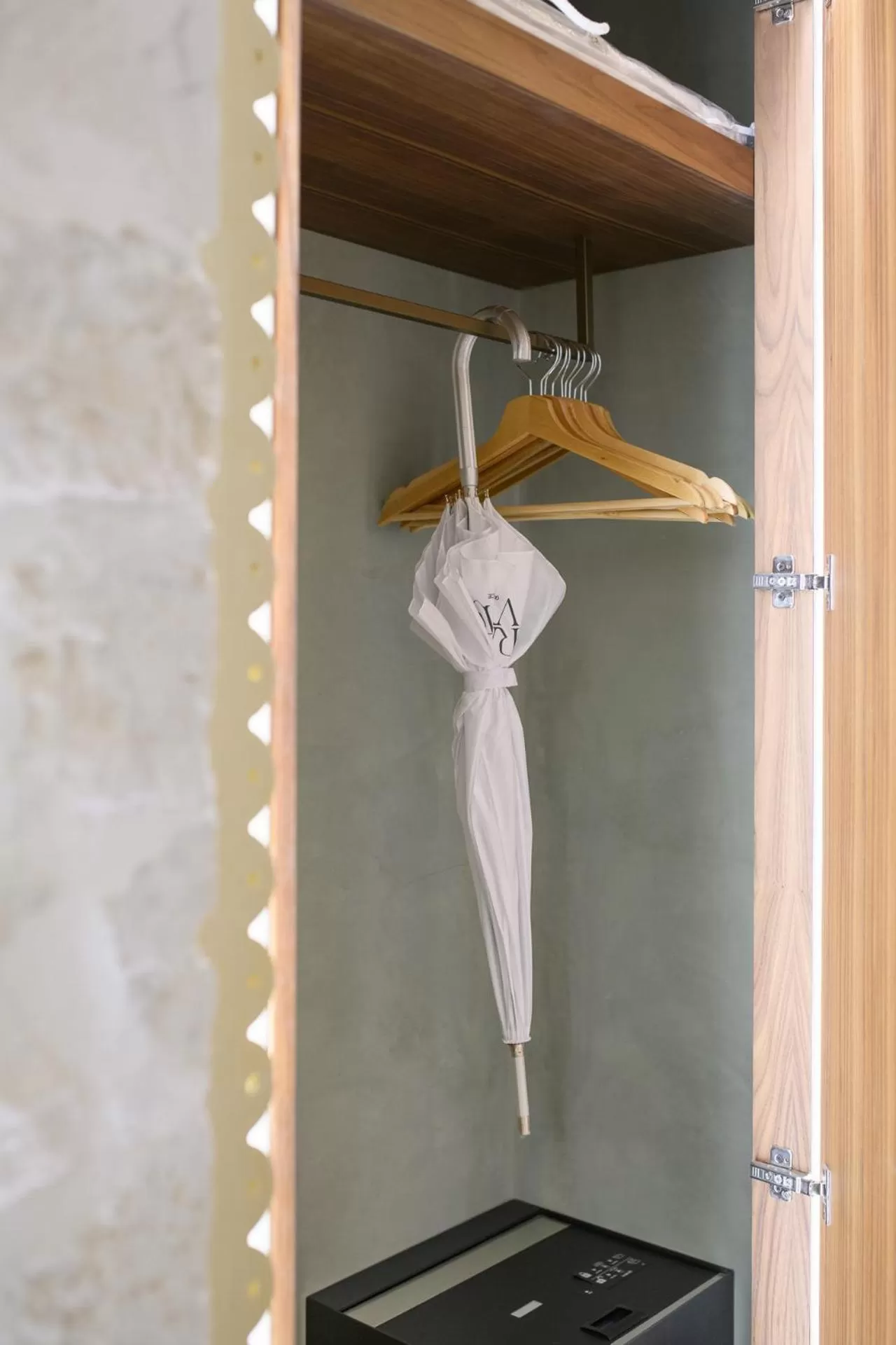 towels in Vico Bianco Raro Villas Smart Rooms Collection