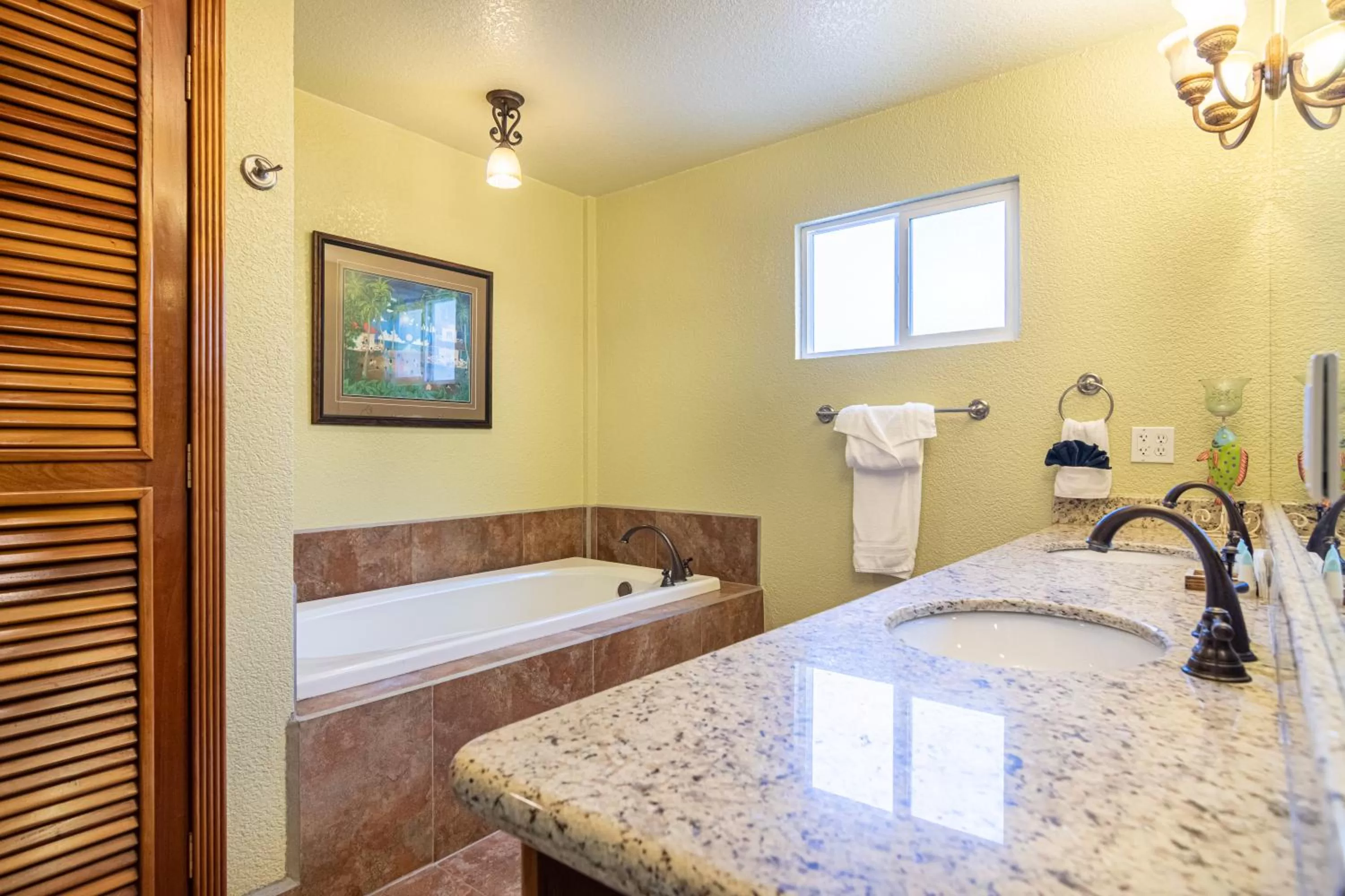 Bath, Bathroom in Lighthouse Beach Villas