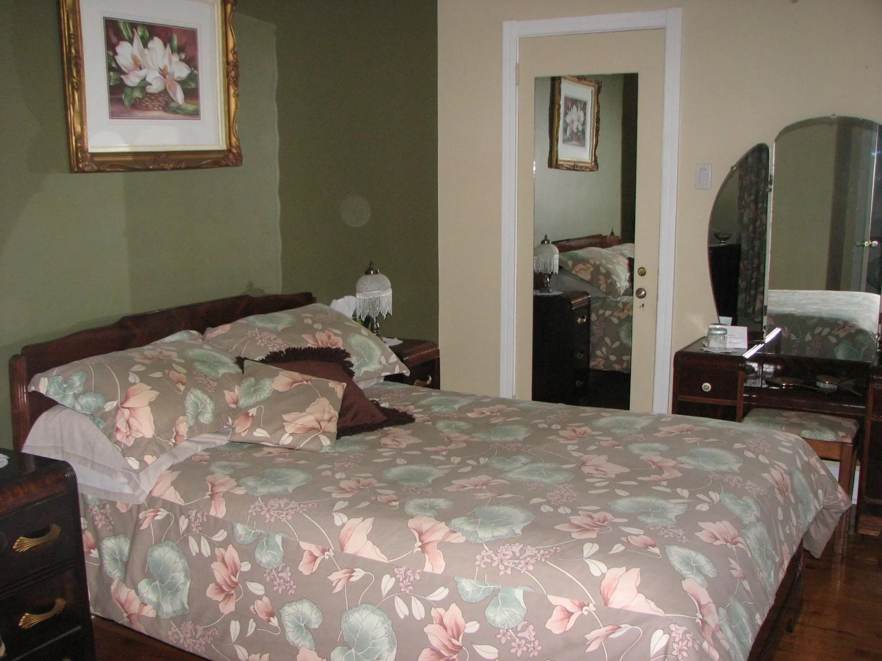 Bed in Magnolia B&B