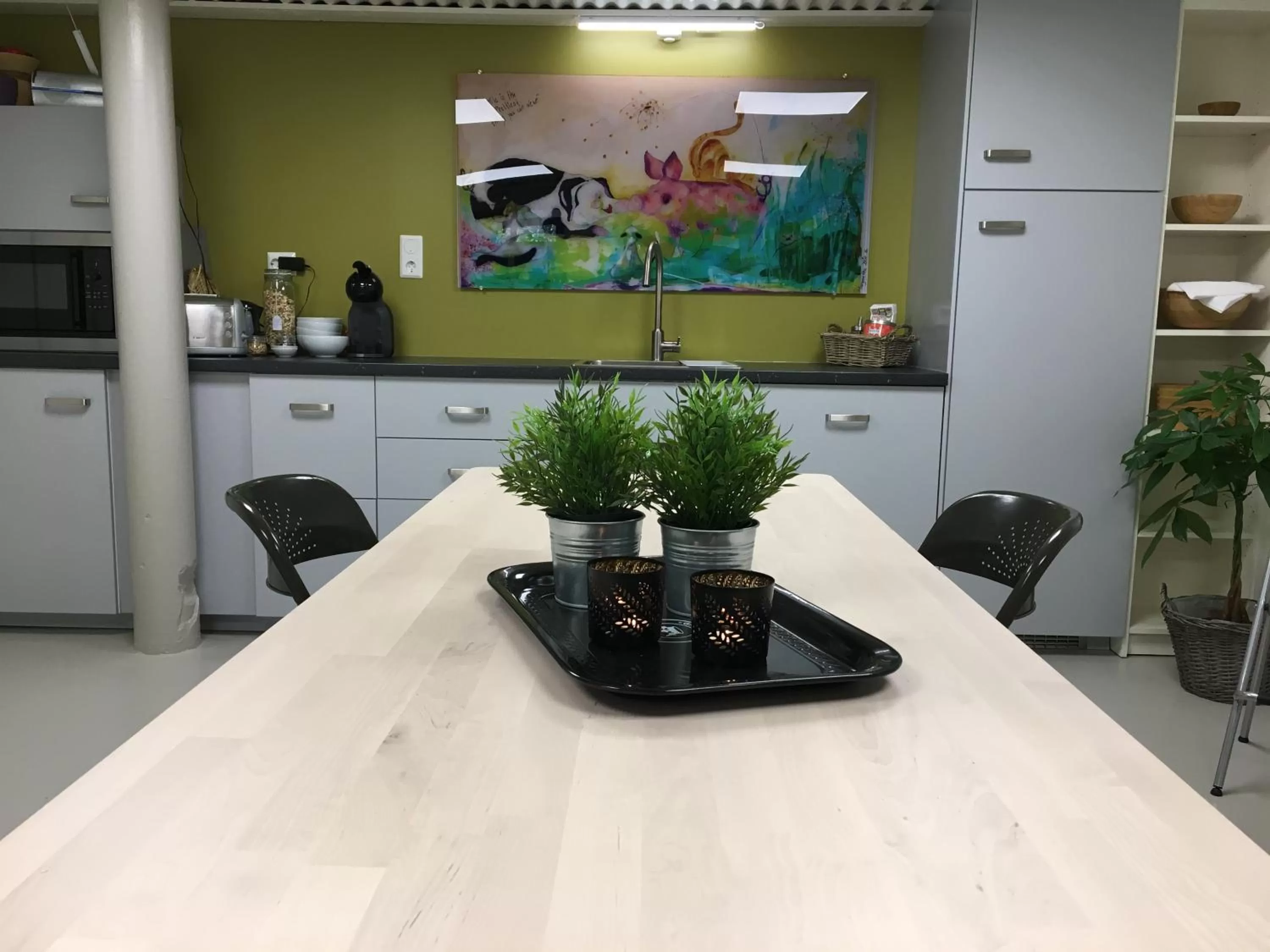 Communal kitchen, Lobby/Reception in Krøgeneslåven Microtel