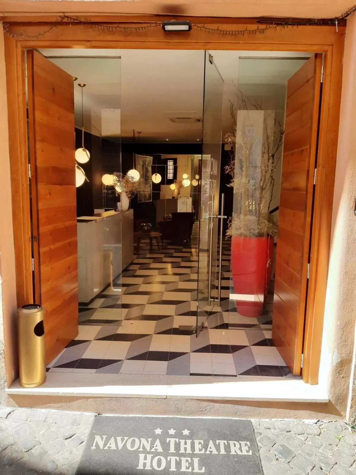 Facade/entrance in Navona Theatre Hotel