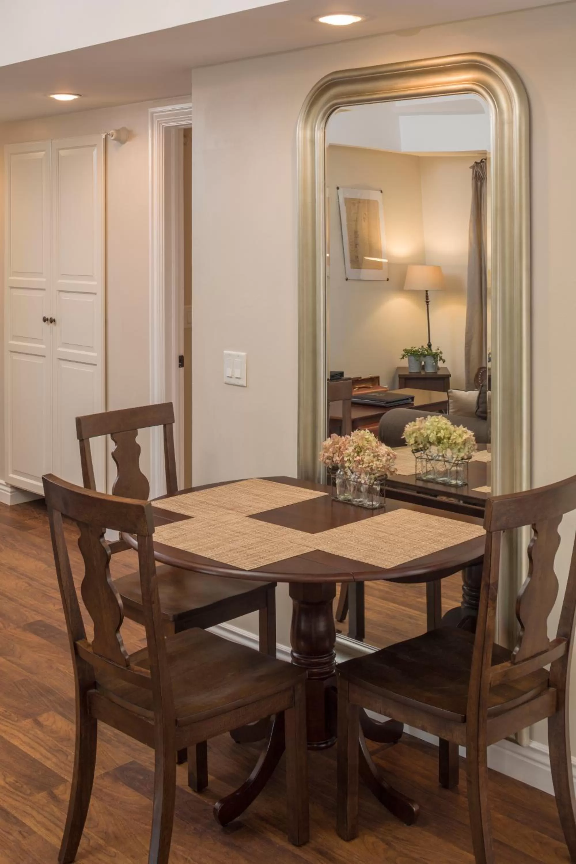 Dining Area in 506 On the River Inn Woodstock