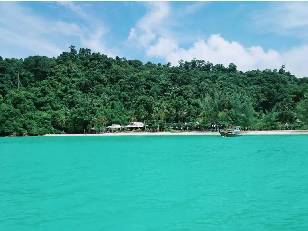 Property building in Thanya Beach Resort - SHA Plus