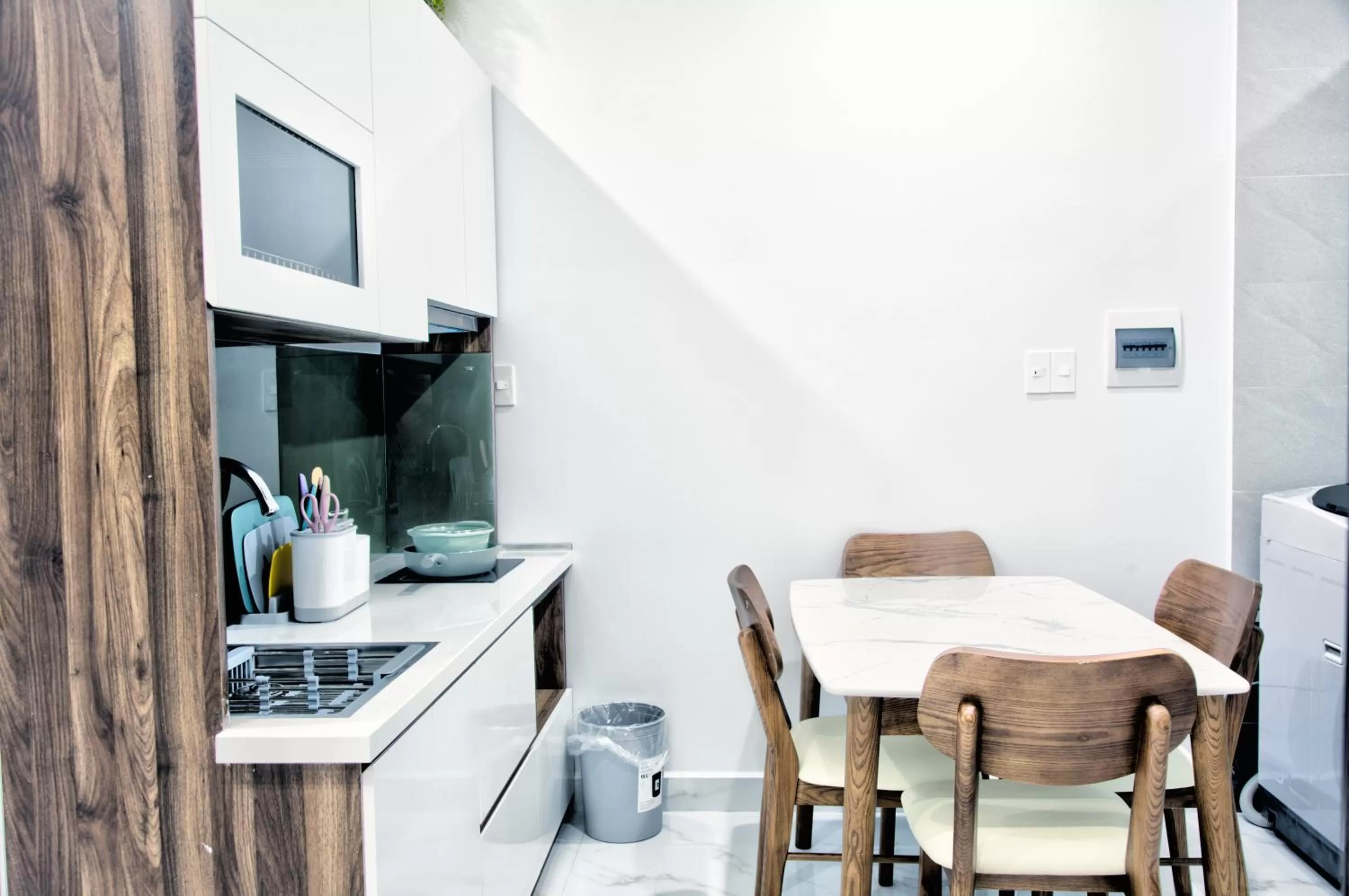 TV and multimedia, Dining Area in The Flamboyant #StayWork Vinhomes Marina