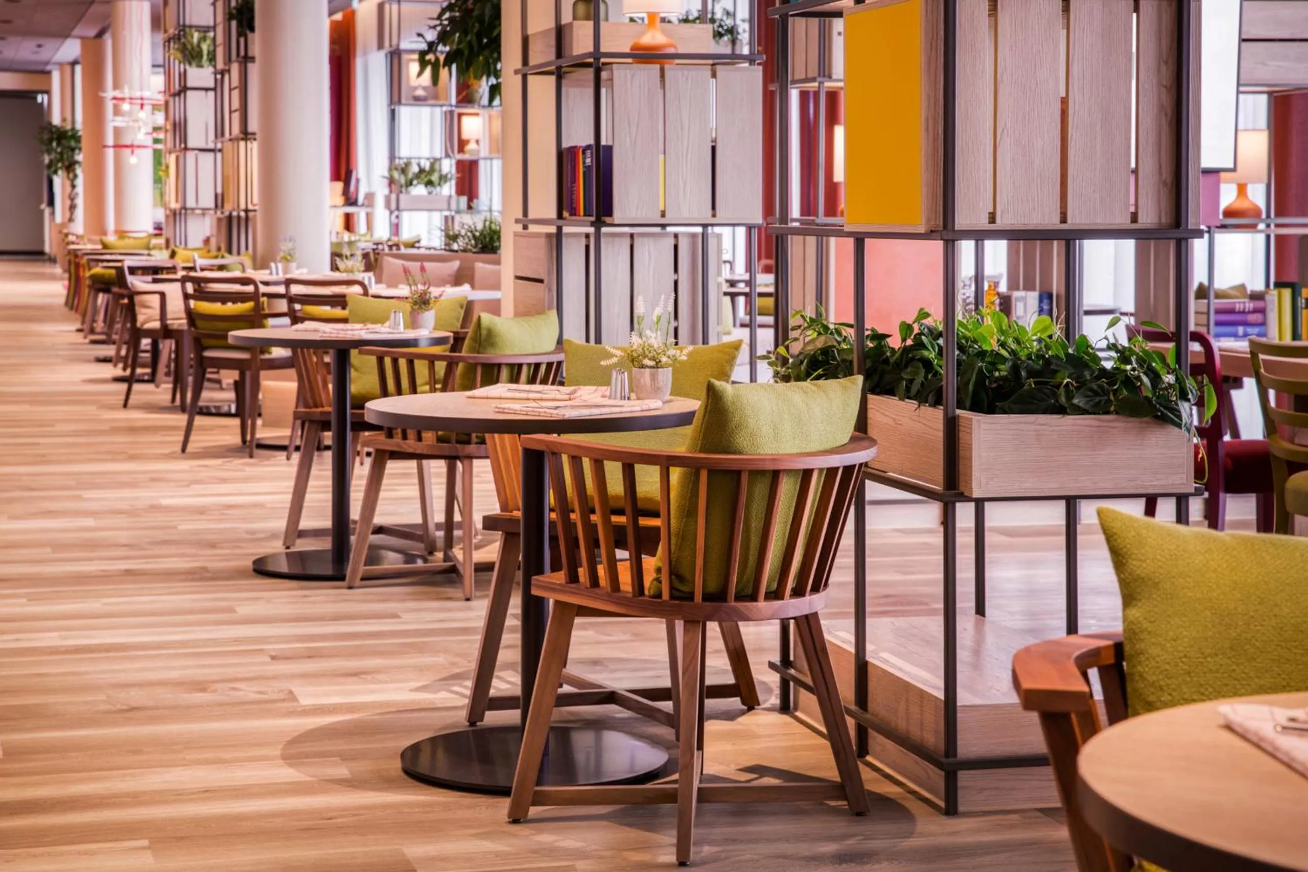 Restaurant/places to eat in IntercityHotel Graz