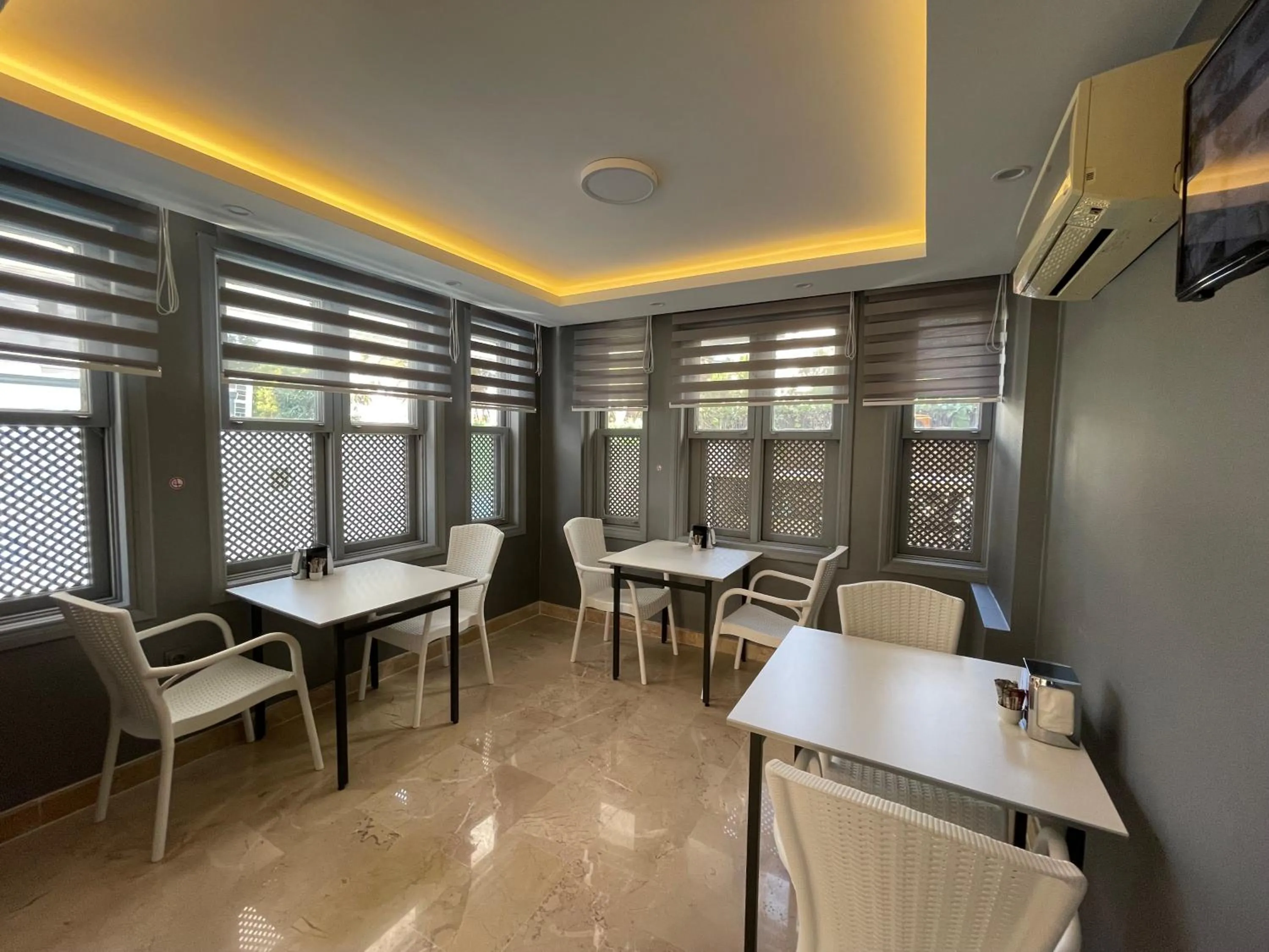 Restaurant/places to eat in OPERA Hotel Antalya