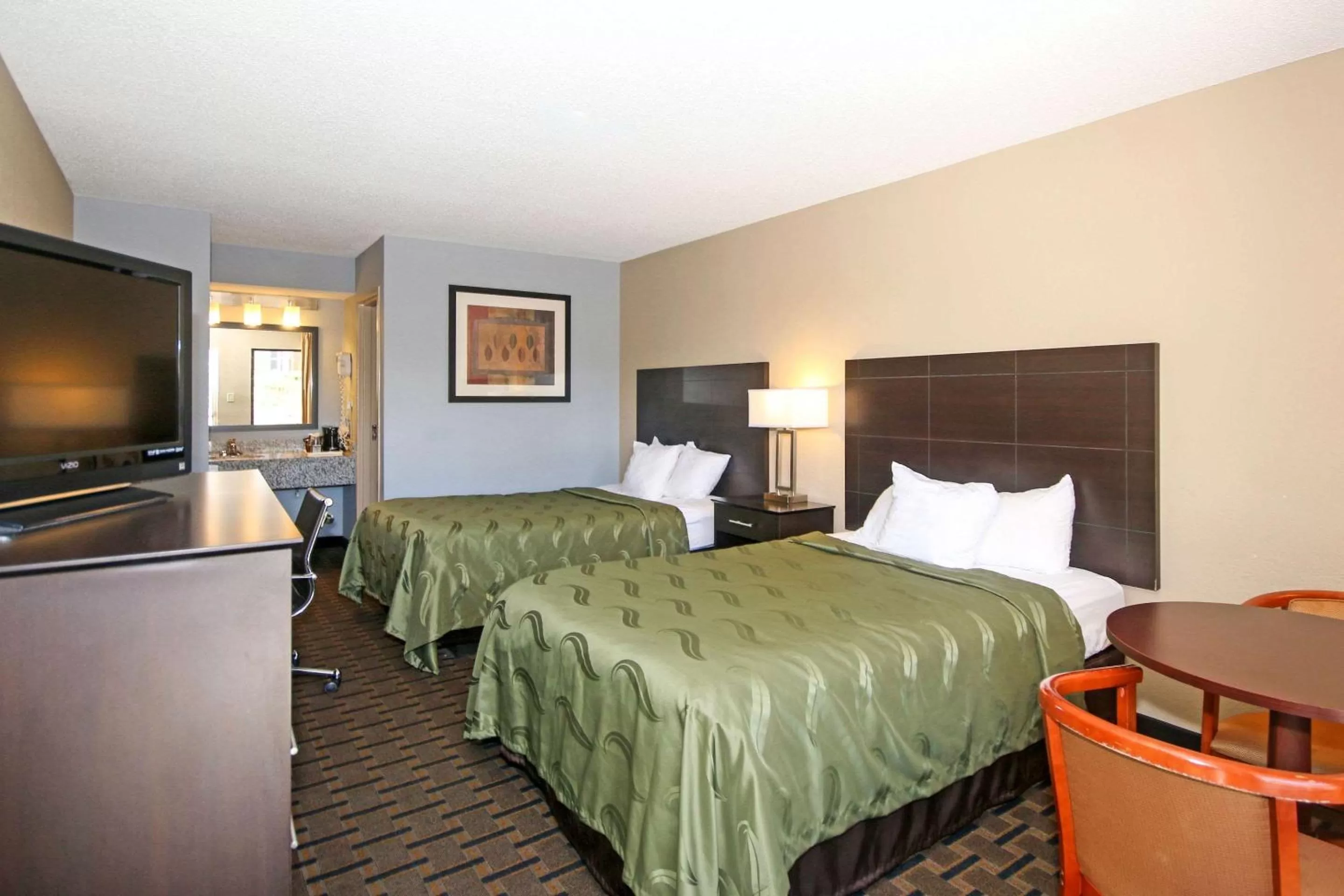 Photo of the whole room, Bed in Quality Inn Clinton - Laurens I-26