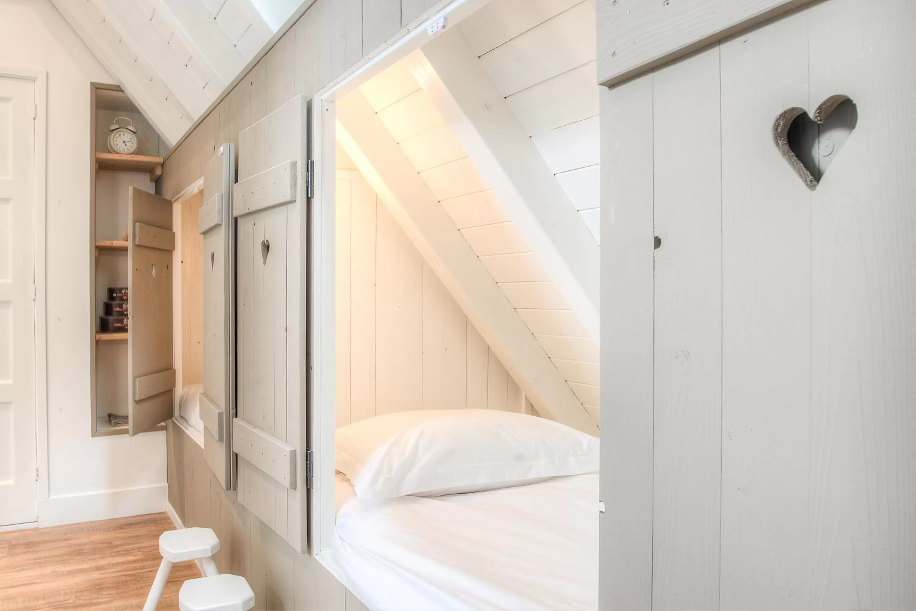 Decorative detail, Bed in Appartement De Koesfabriek centrum Dokkum