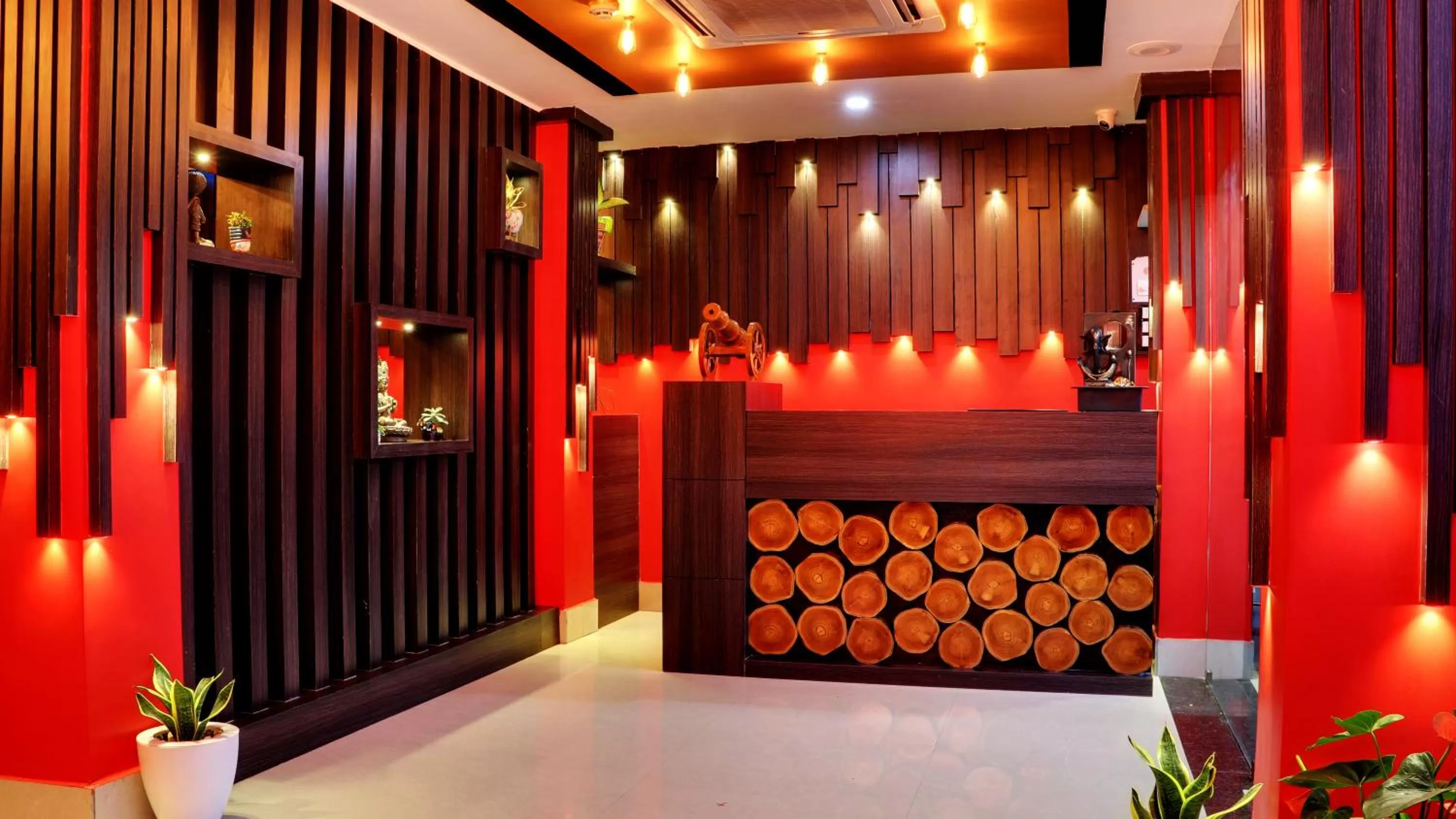 Restaurant/places to eat, Lobby/Reception in Bharalu Residency