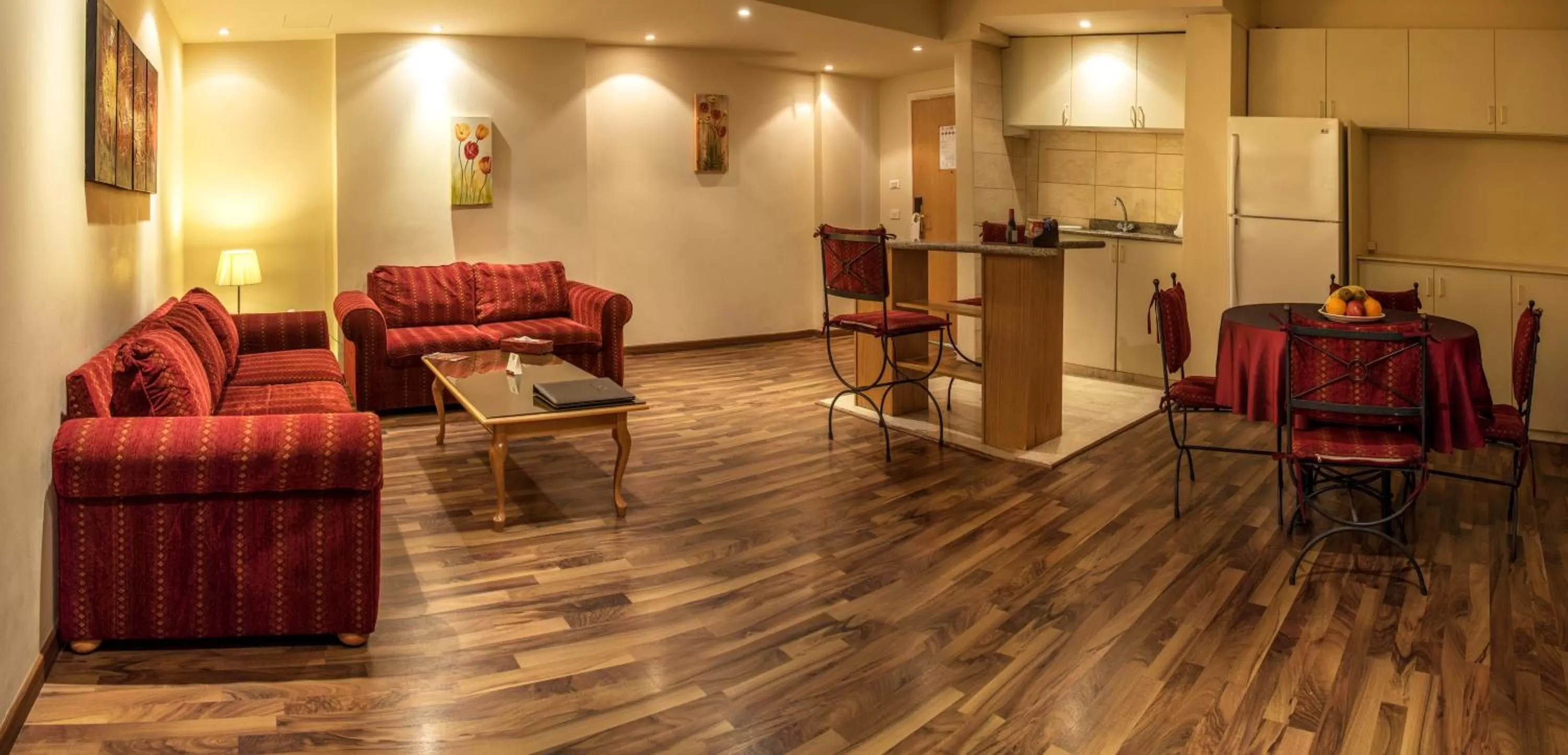 Kitchen or kitchenette, Seating Area in Bella Riva Hotel