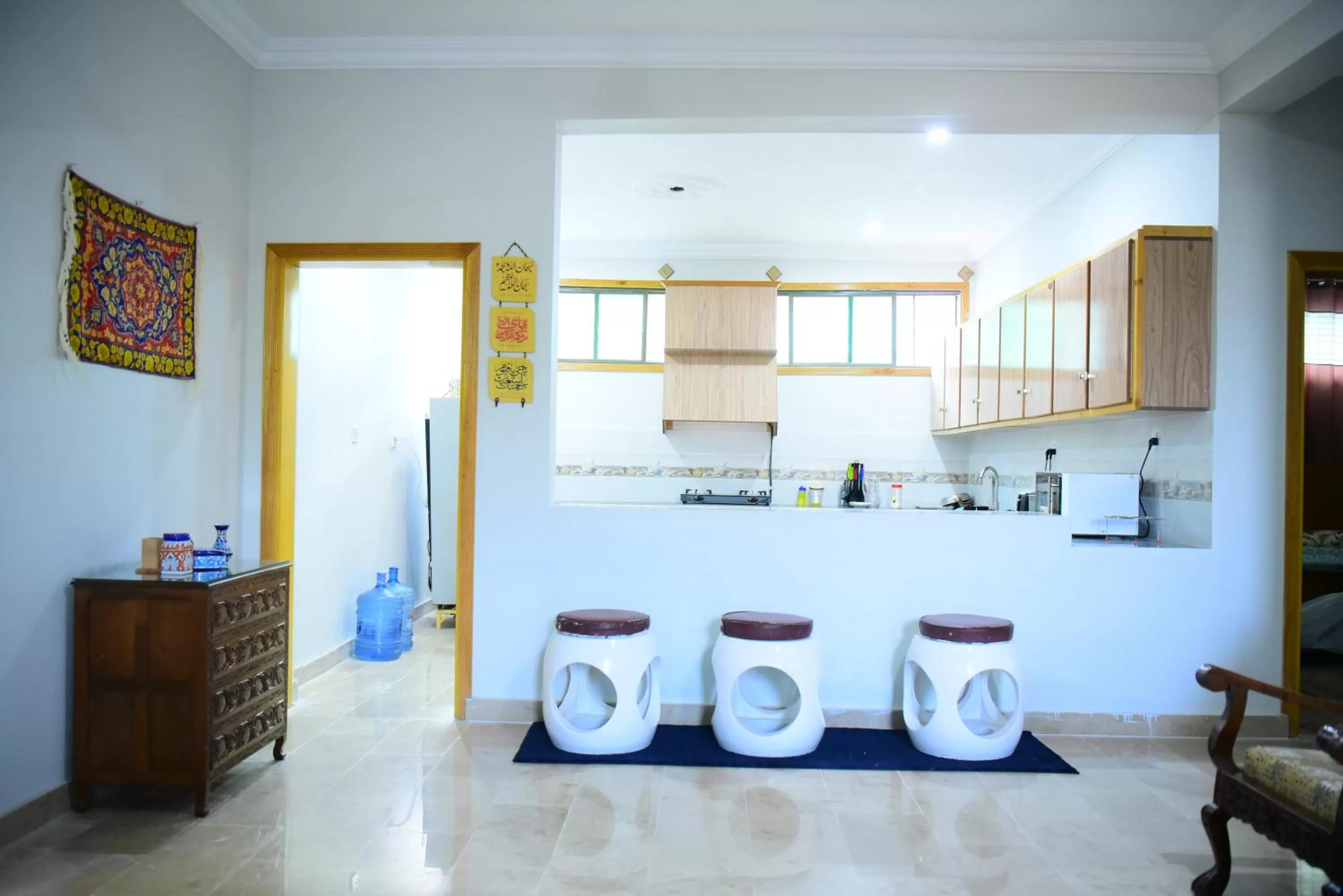 Dining area, Kitchen/Kitchenette in Srinagar Homes