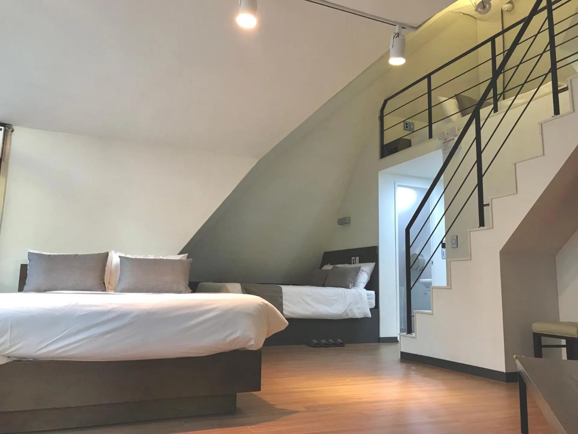 Bedroom, Bed in Ehwa In Myeongdong