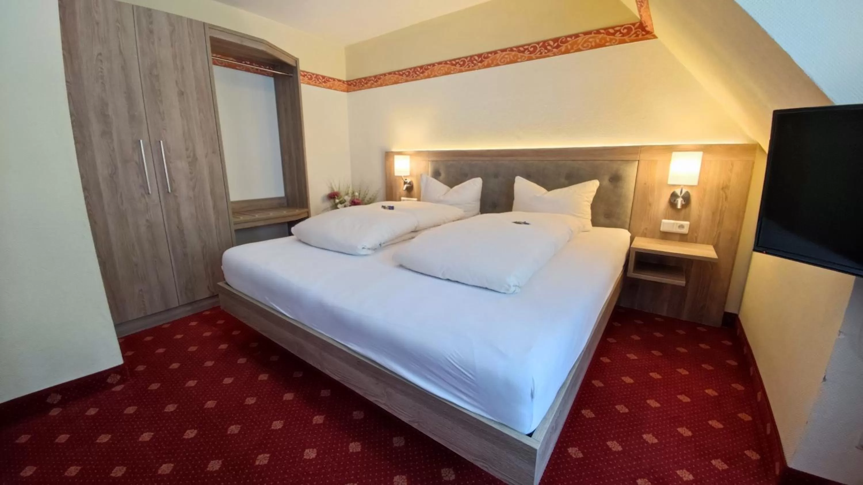 Photo of the whole room, Bed in Hotel Garni "Zur Alten Post"