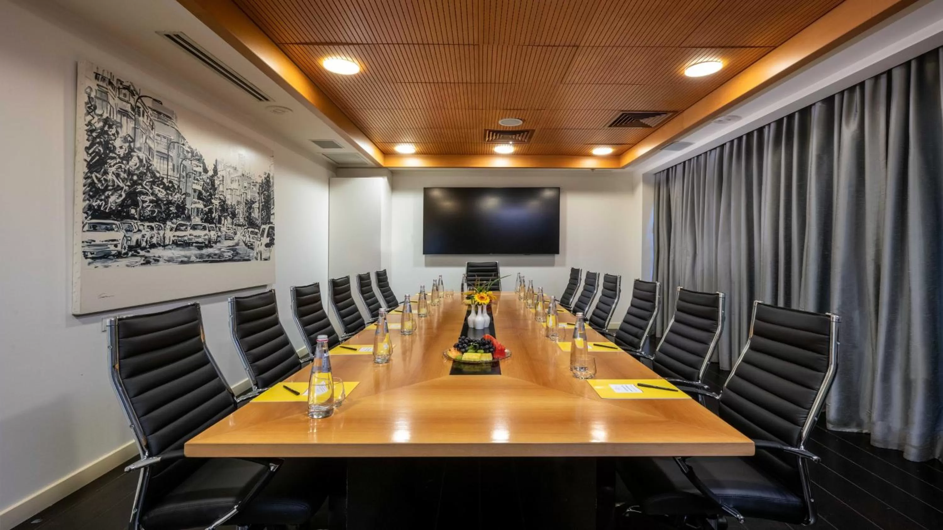 Meeting/conference room in Crowne Plaza Tel Aviv City Center by IHG