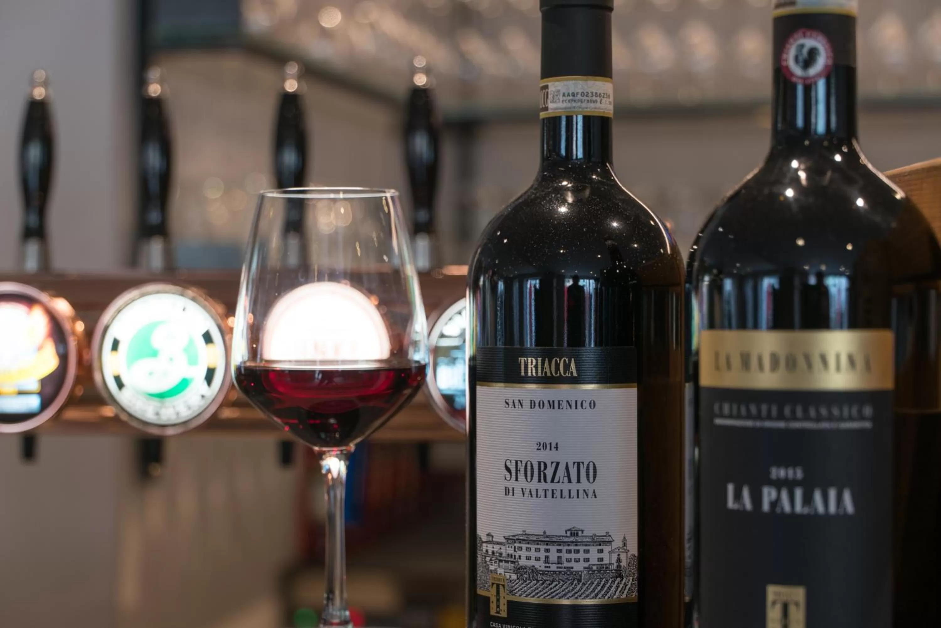 Lounge or bar in Poschiavo Suisse Hotel