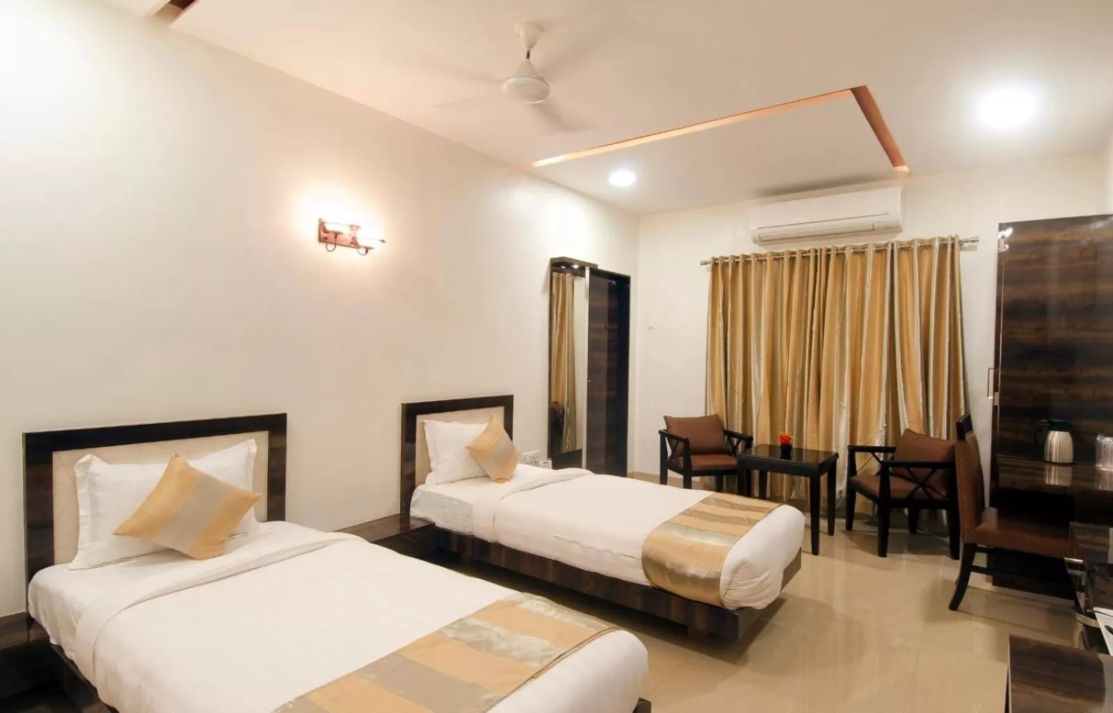 Bed in Hotel The Sudesh