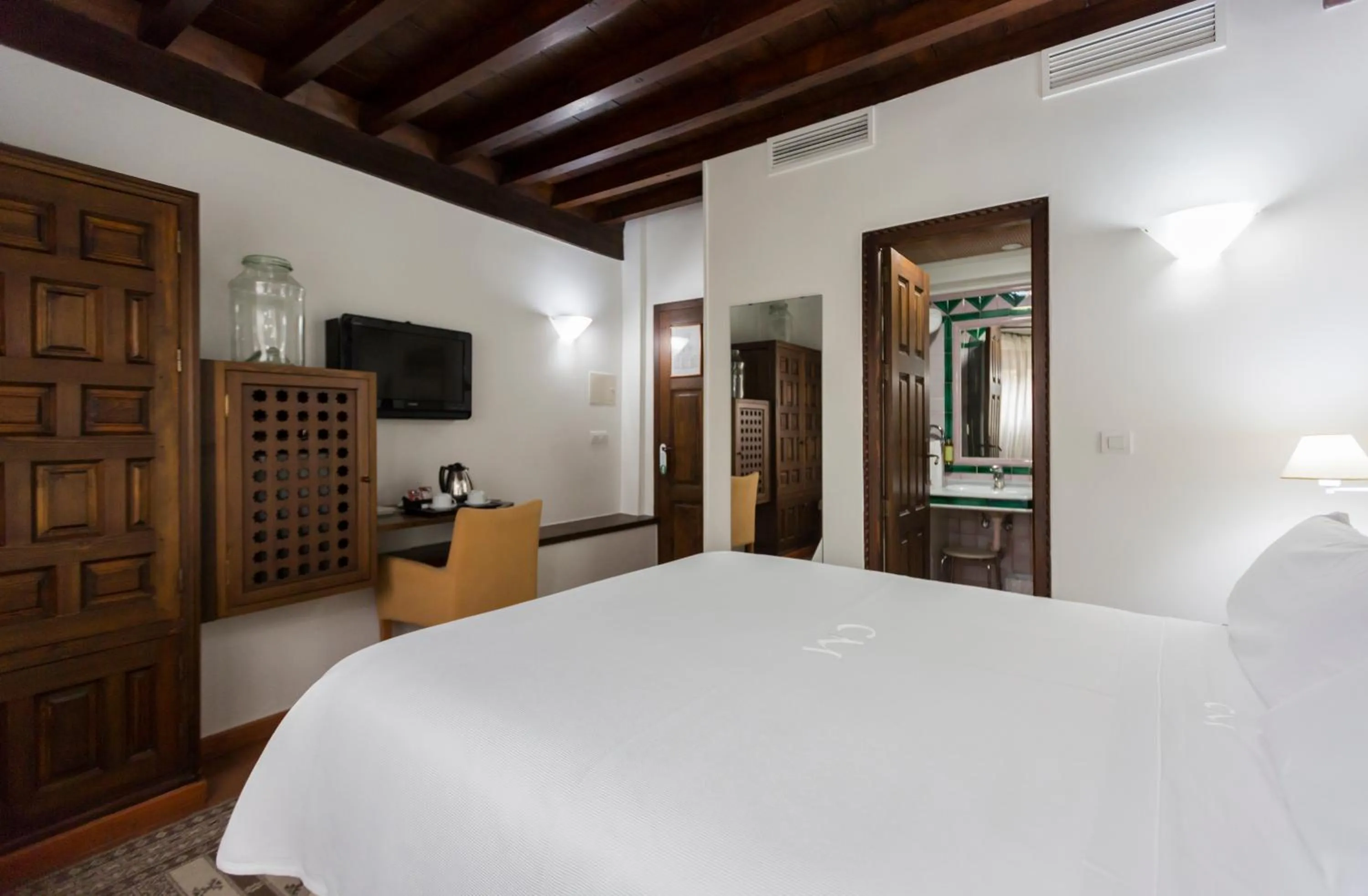 Photo of the whole room, Bed in Hotel Casa Morisca