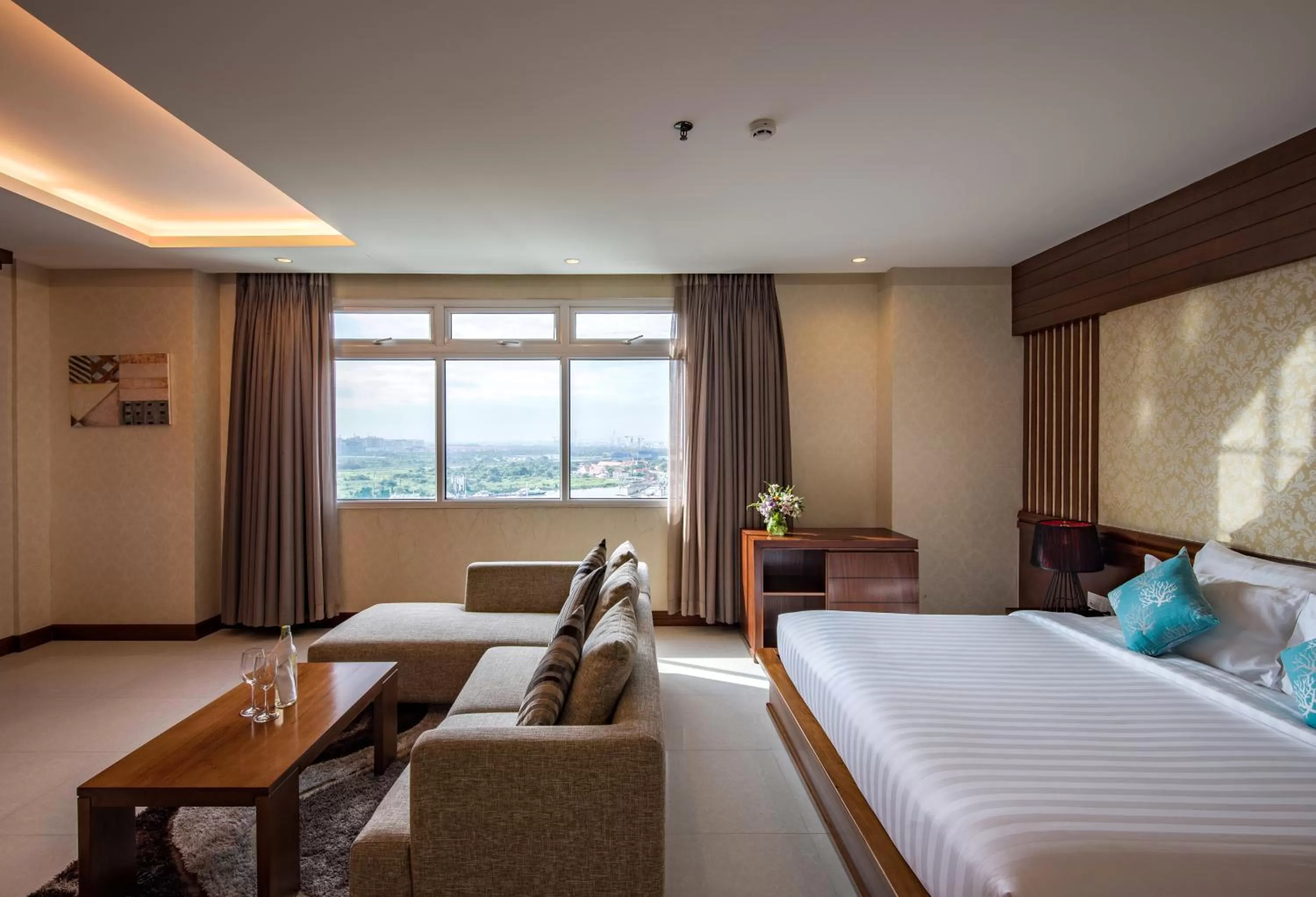 Photo of the whole room, Bed in Aquari Hotel