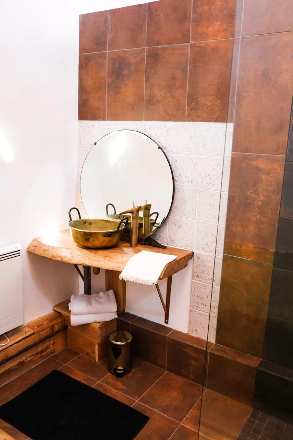 Bathroom in La Maison du Saula