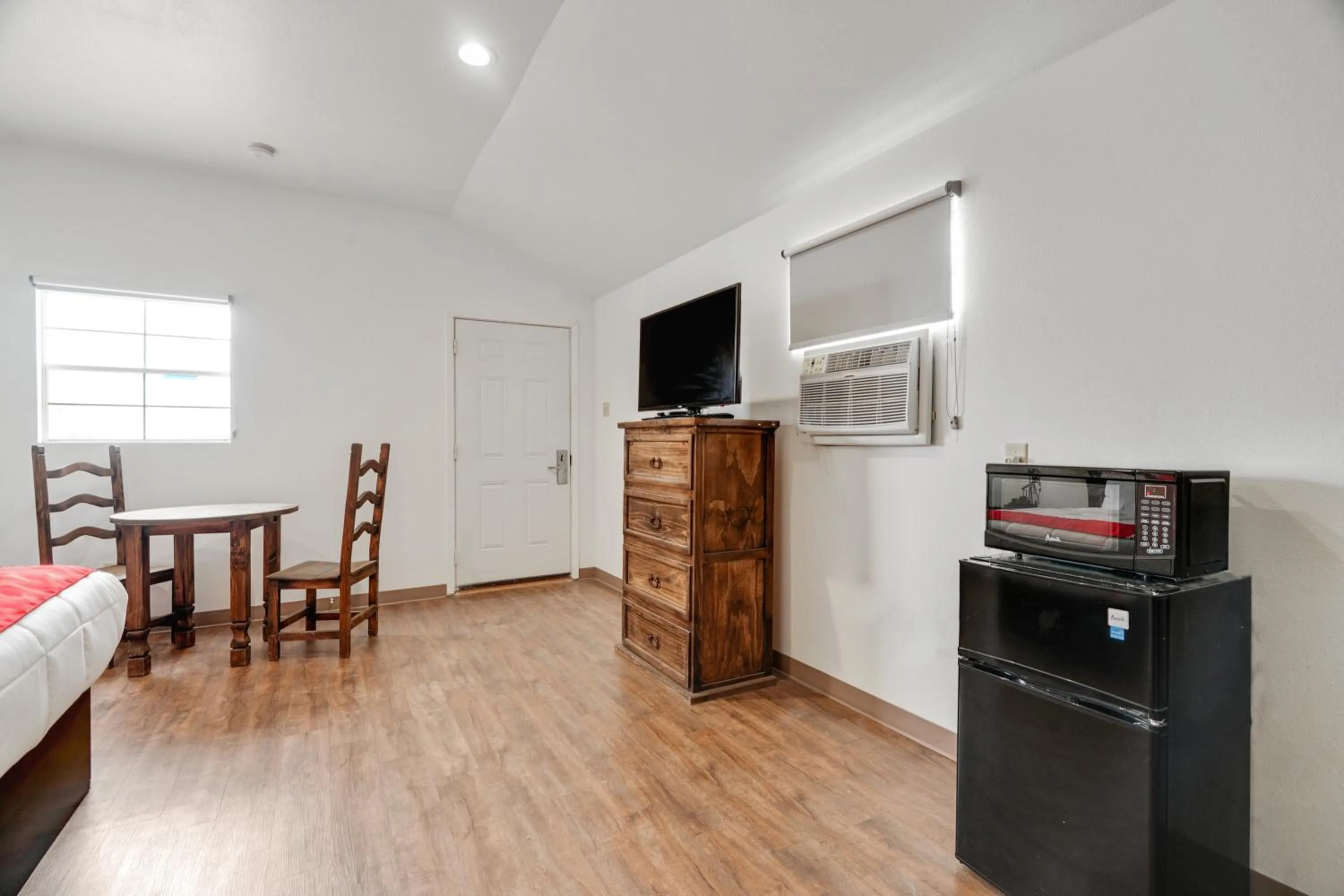 TV and multimedia in The Resource Inn -Big Lake TX