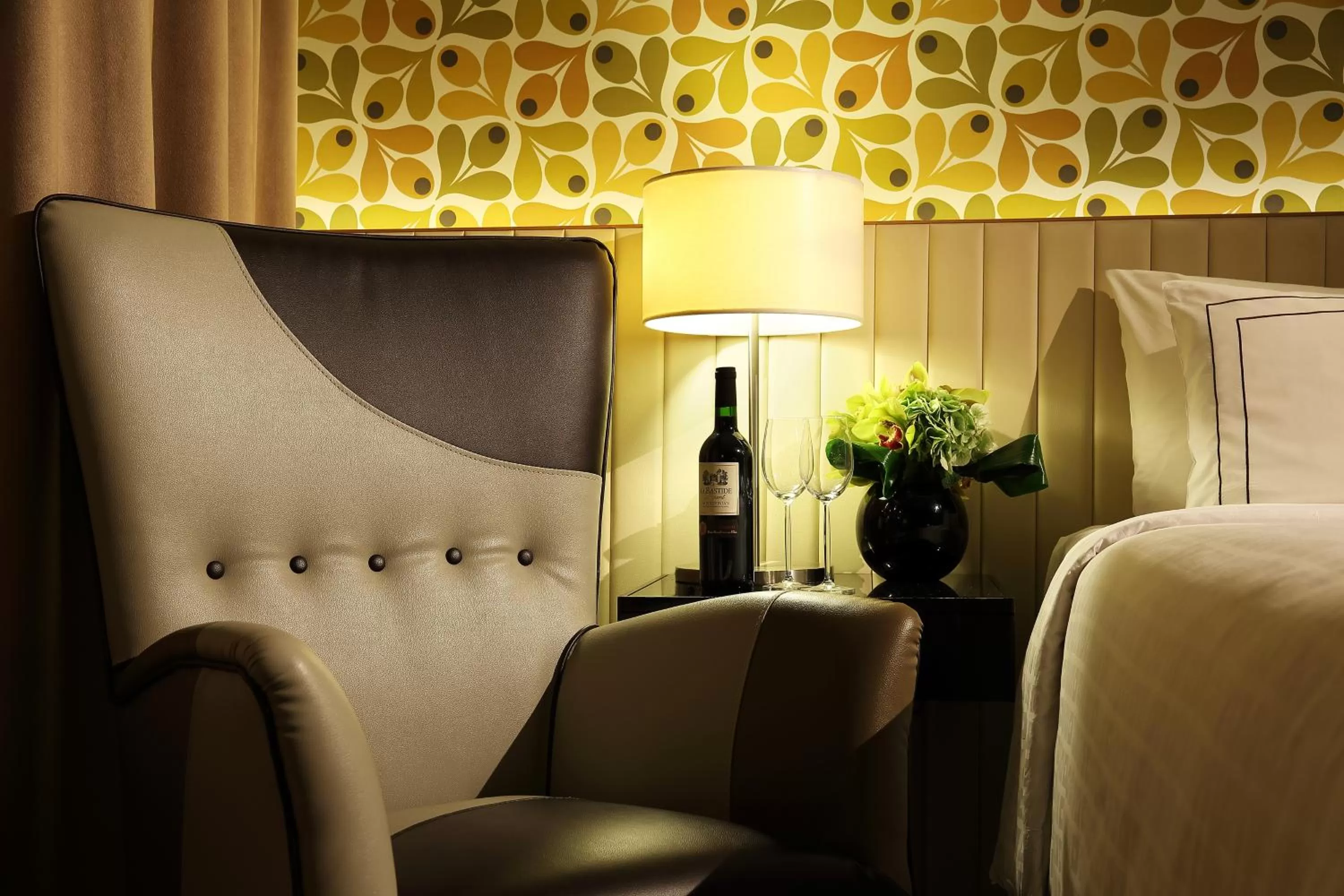 Decorative detail in Rendezvous Hotel Singapore by Far East Hospitality