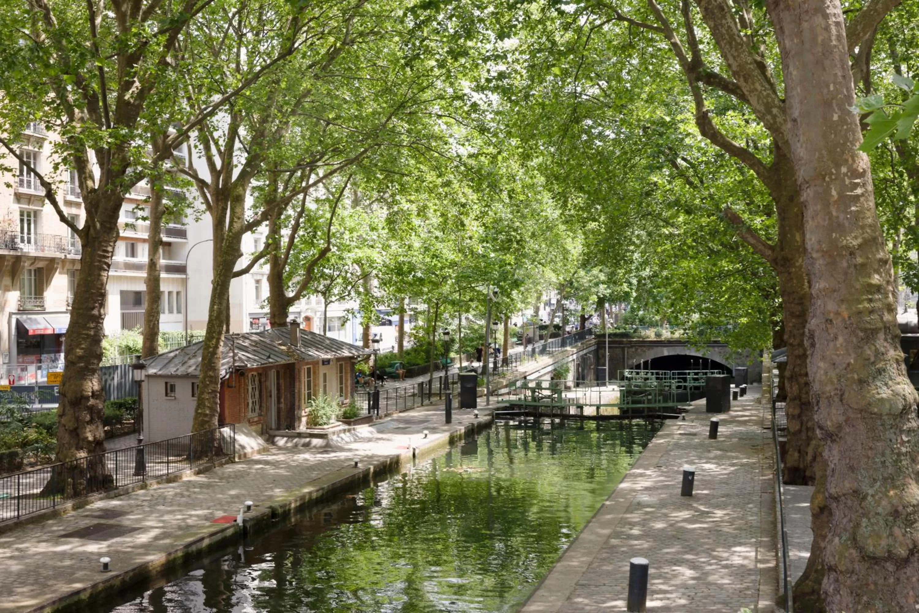 Nearby landmark in Hôtel Fabric