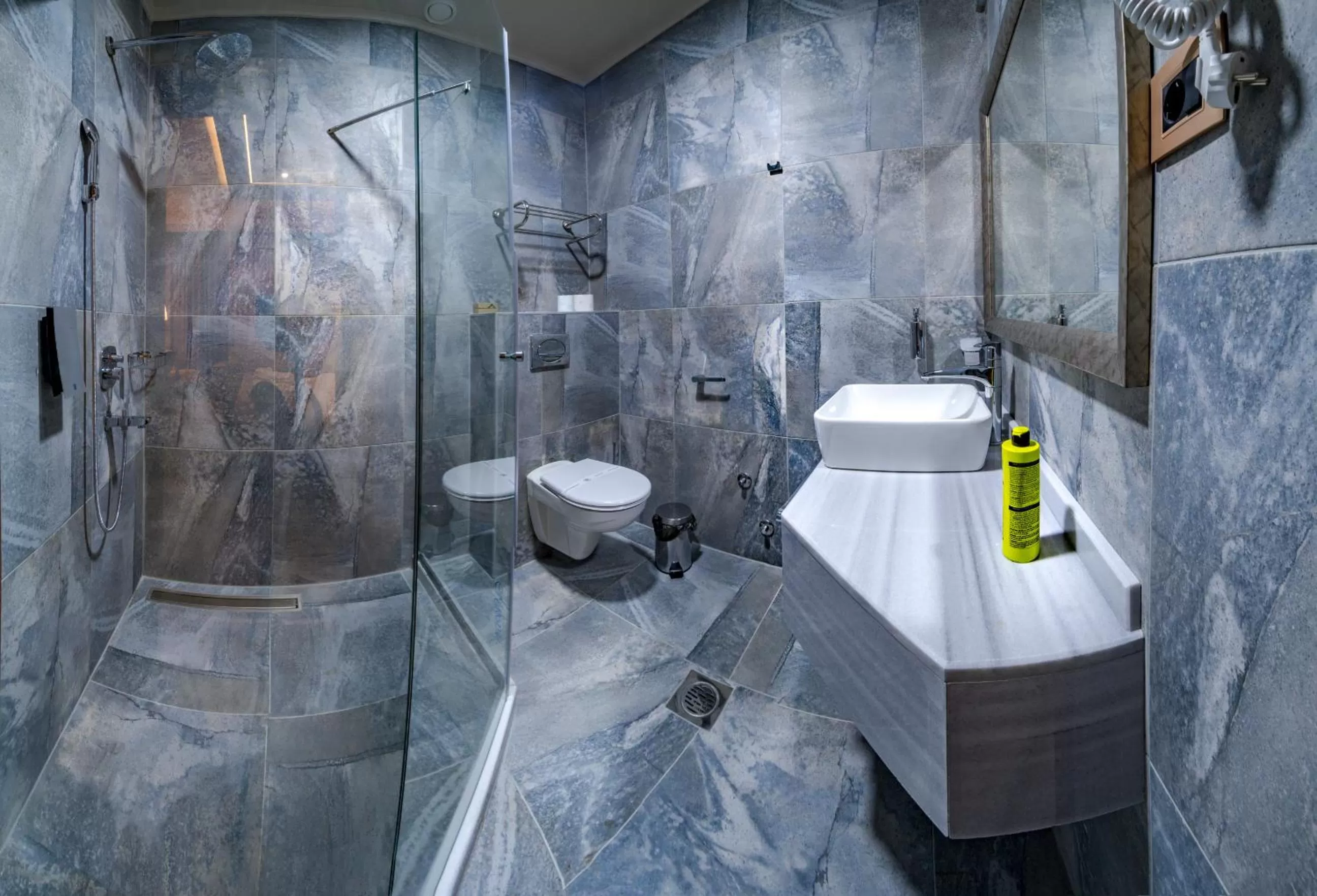 Bathroom in Hotel Amor