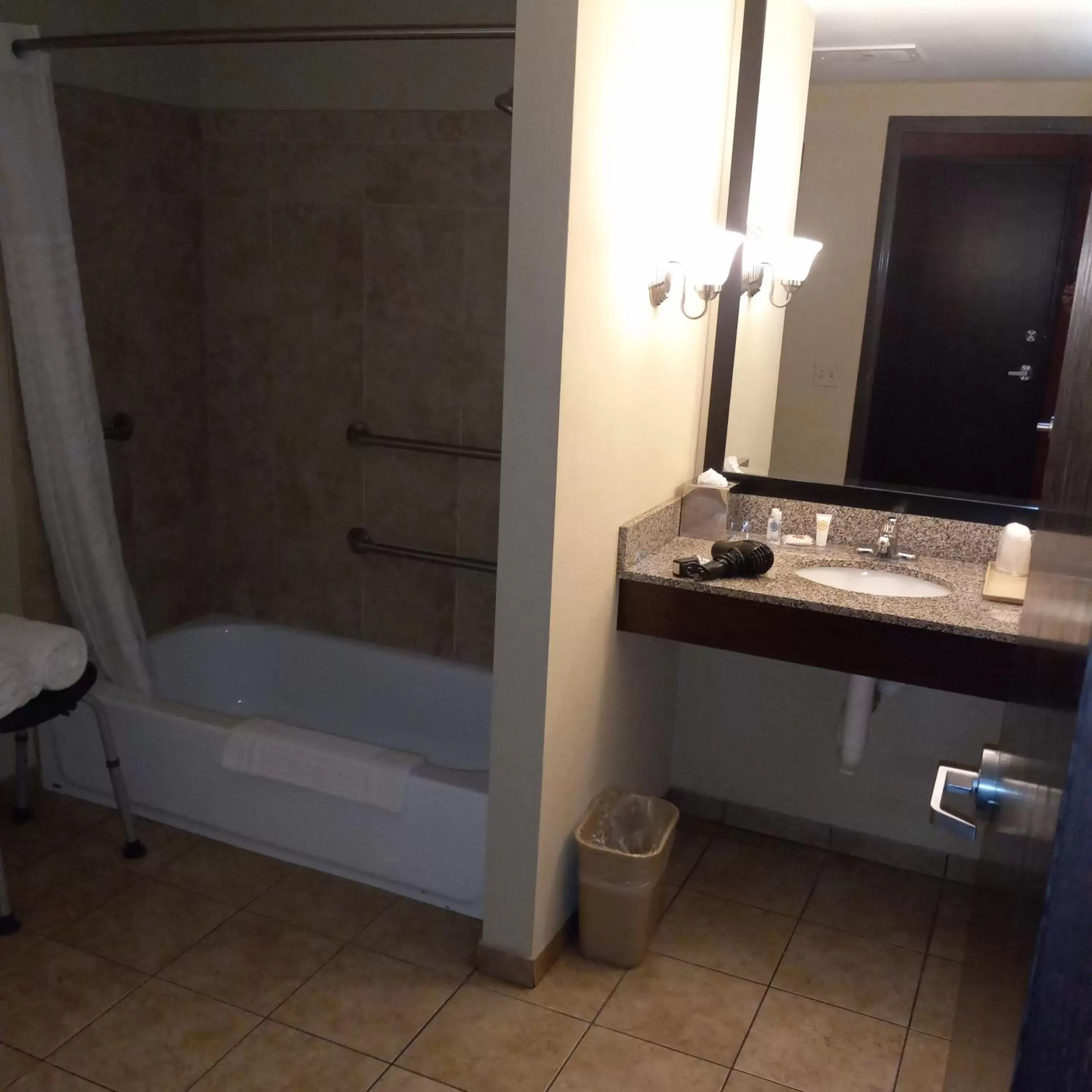 King Suite - Accessible/Non-Smoking in Comfort Inn & Suites Tunkhannock King Suite - Accessible/Non-Smoking in Comfort Inn & Suites Tunkhannock