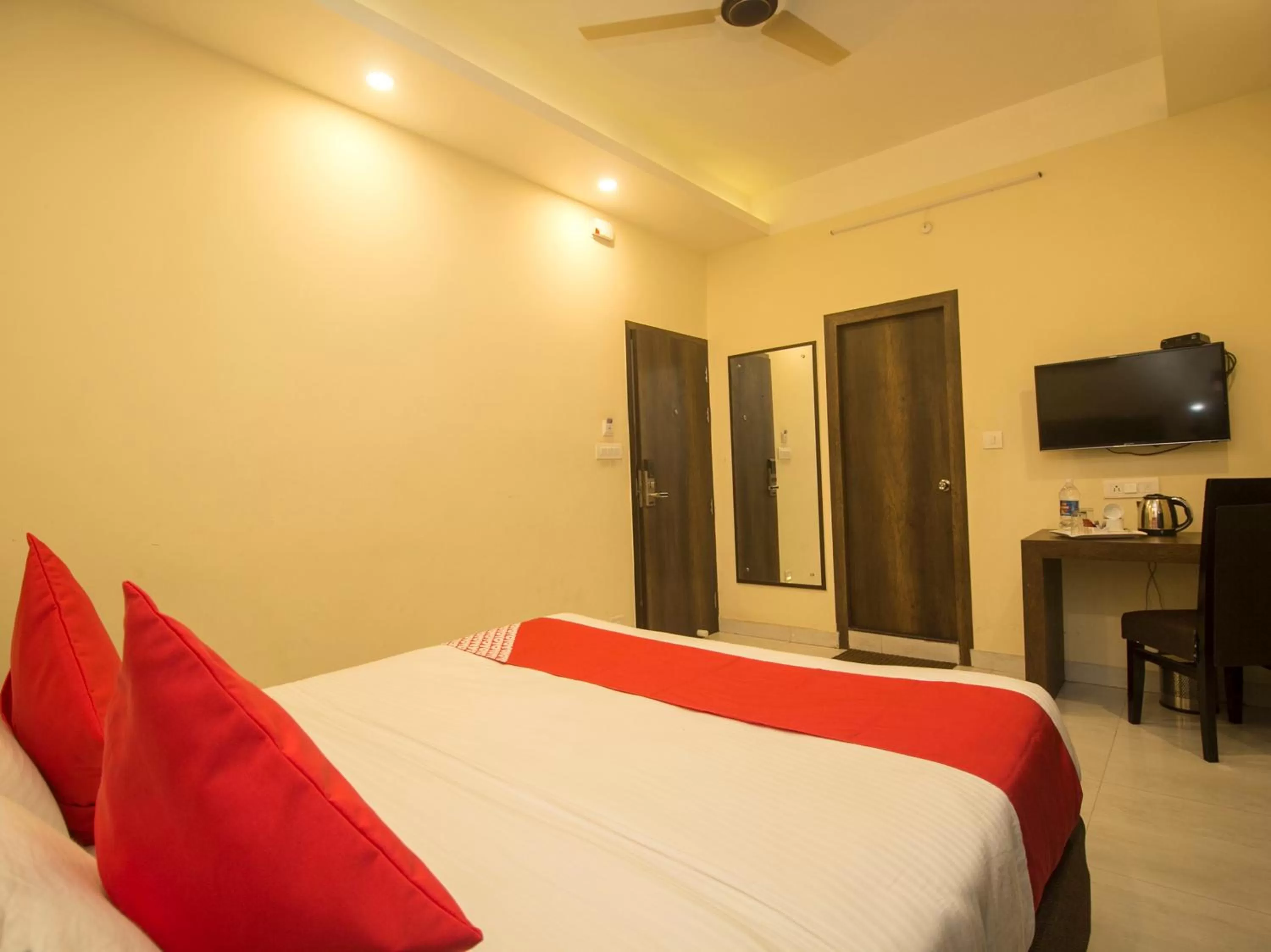 Bedroom, Bed in Hotel Mount View, Siliguri