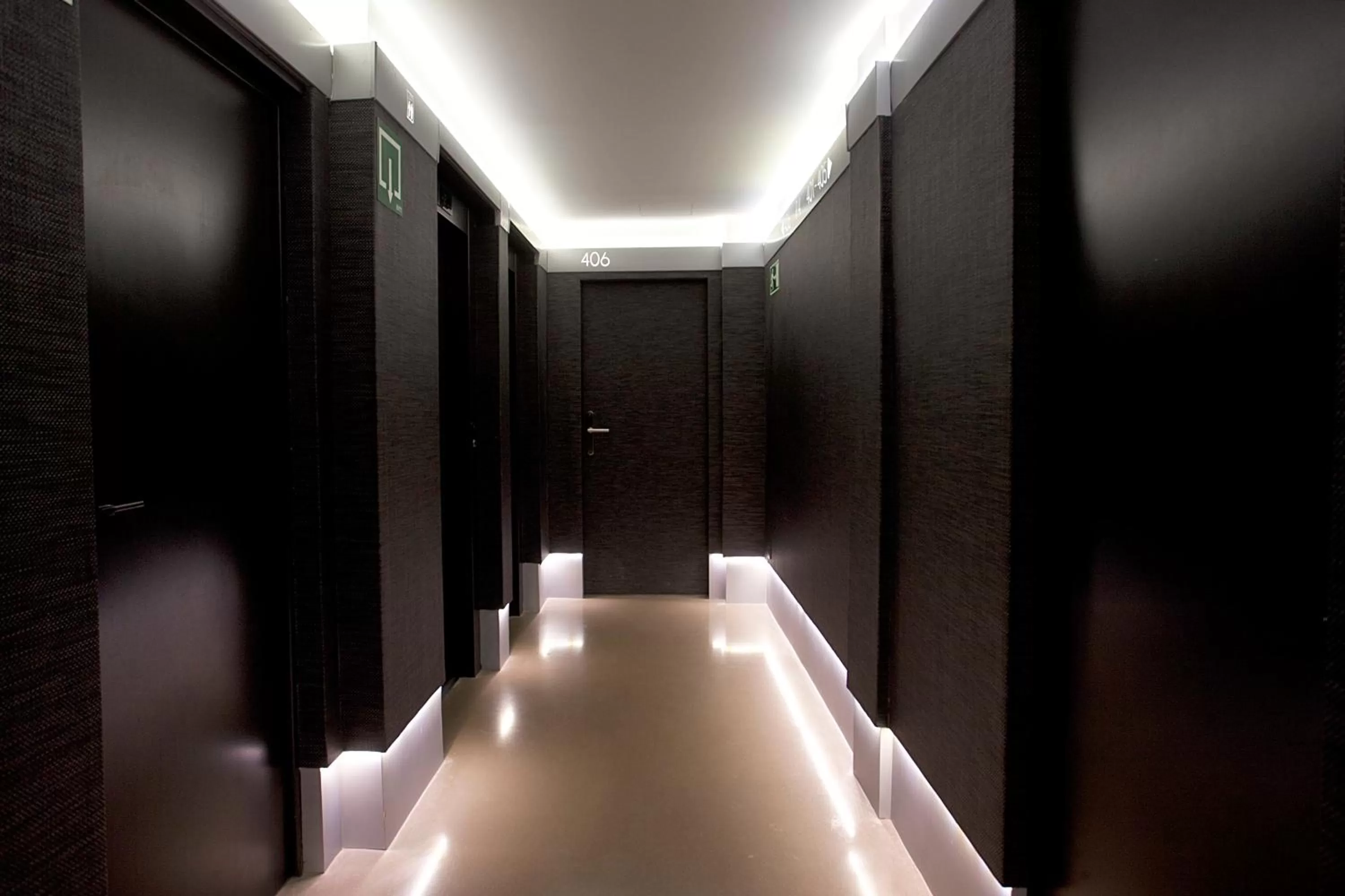 Bed in Hotel Pompaelo Plaza del Ayuntamiento & Spa