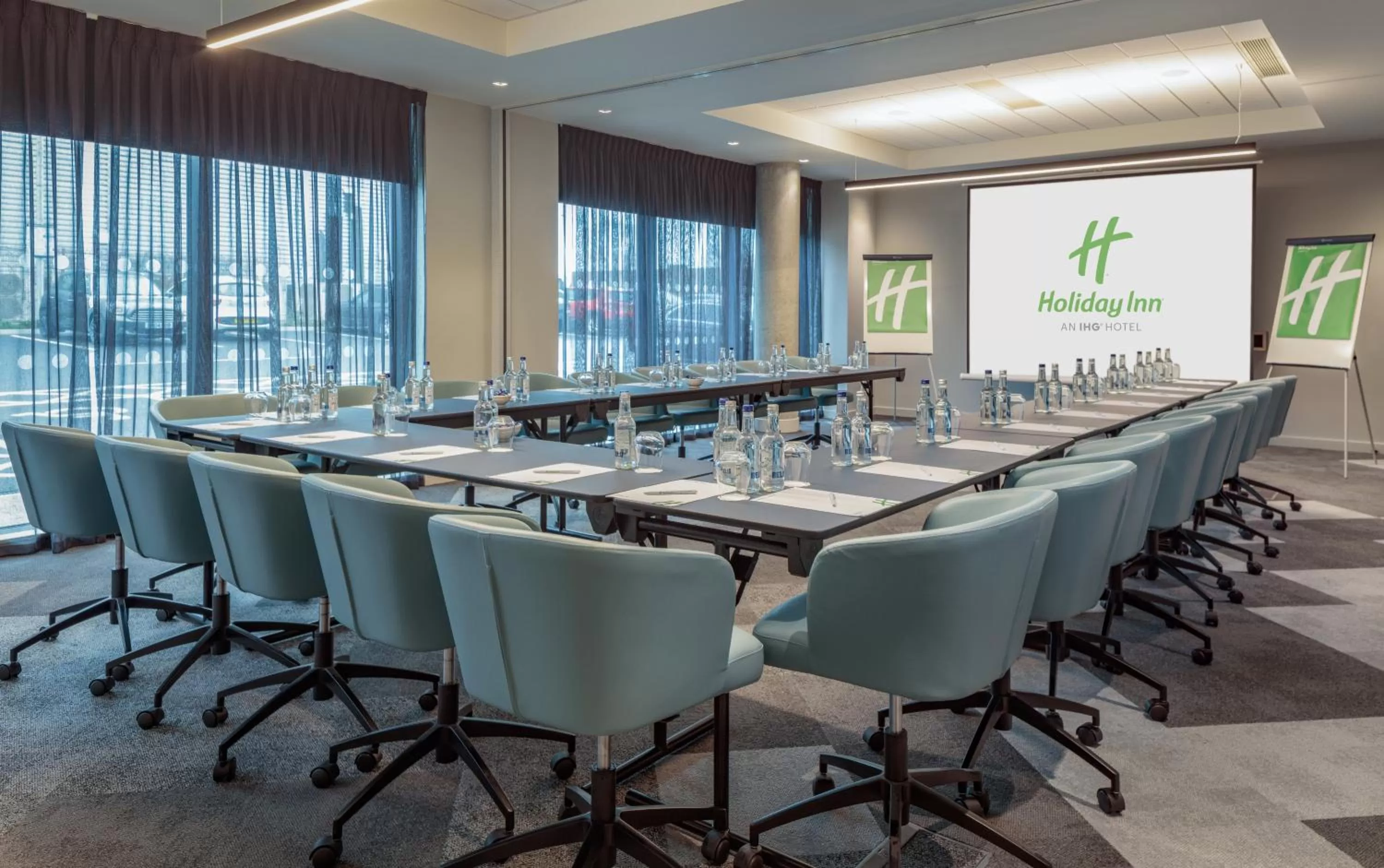 Meeting/conference room in Holiday Inn London Heathrow - Bath Road by IHG