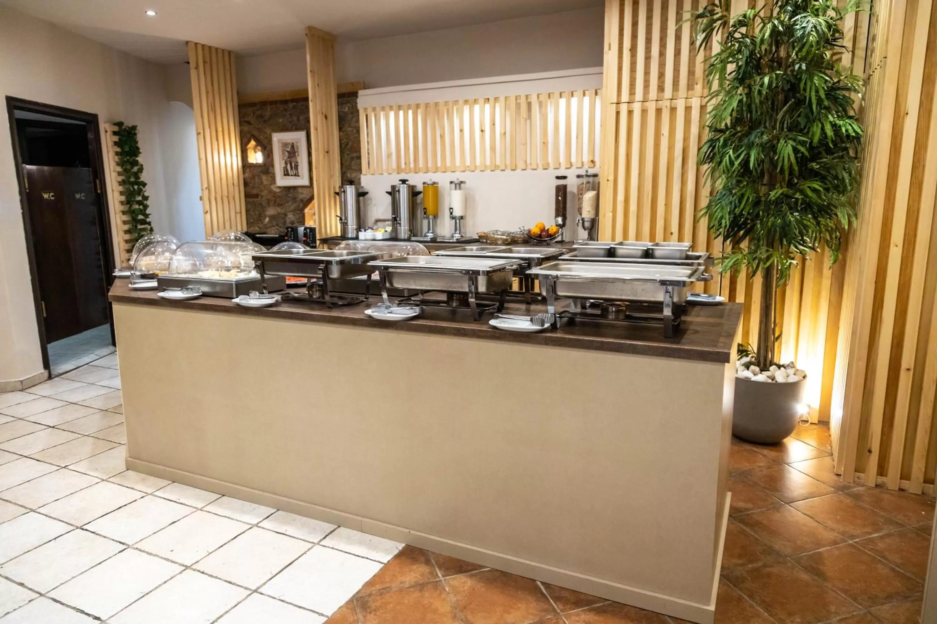 Kitchen or kitchenette in Votsalakia Hotel & Luxury Apartments