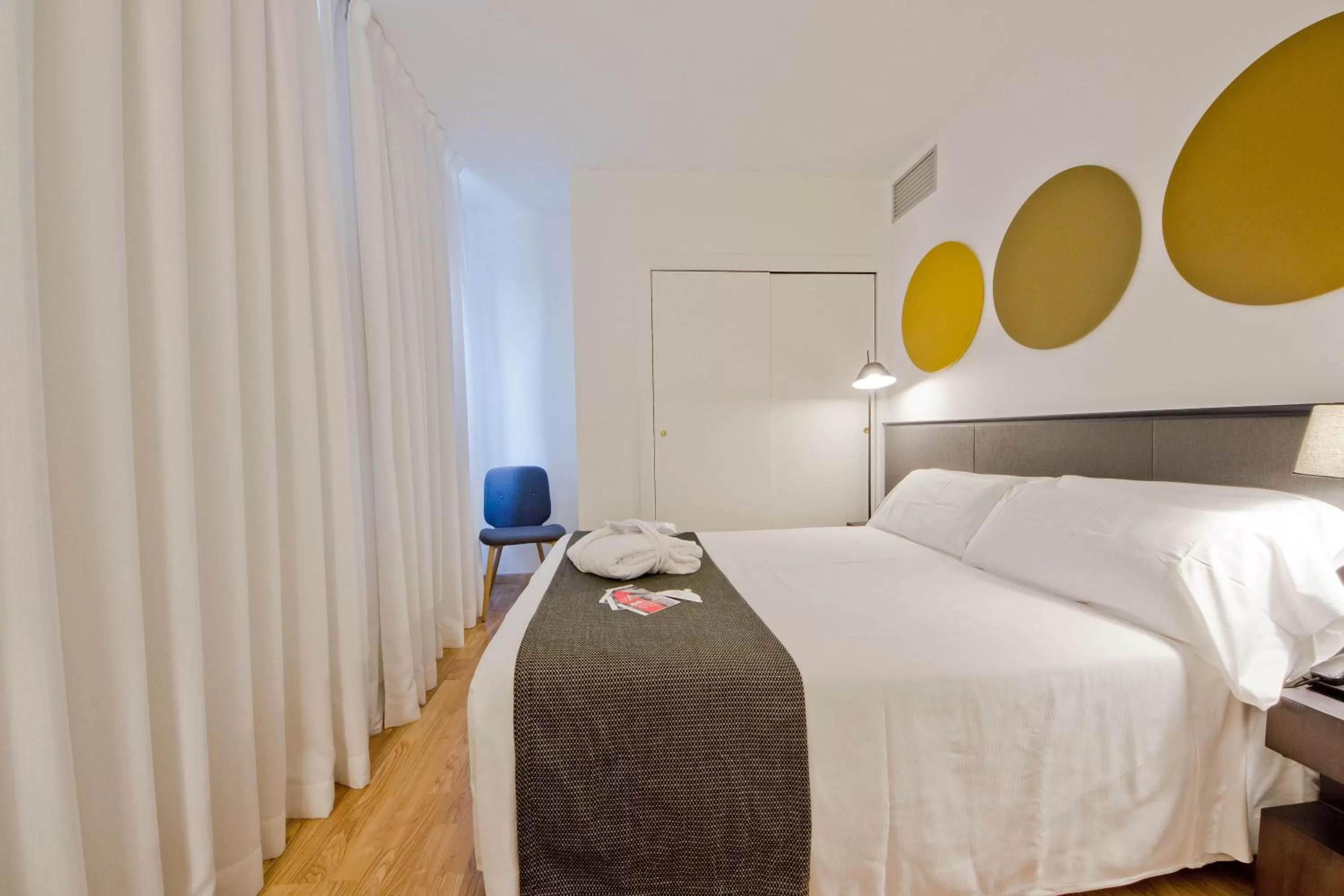 Photo of the whole room, Bed in Aparthotel Atenea Valles