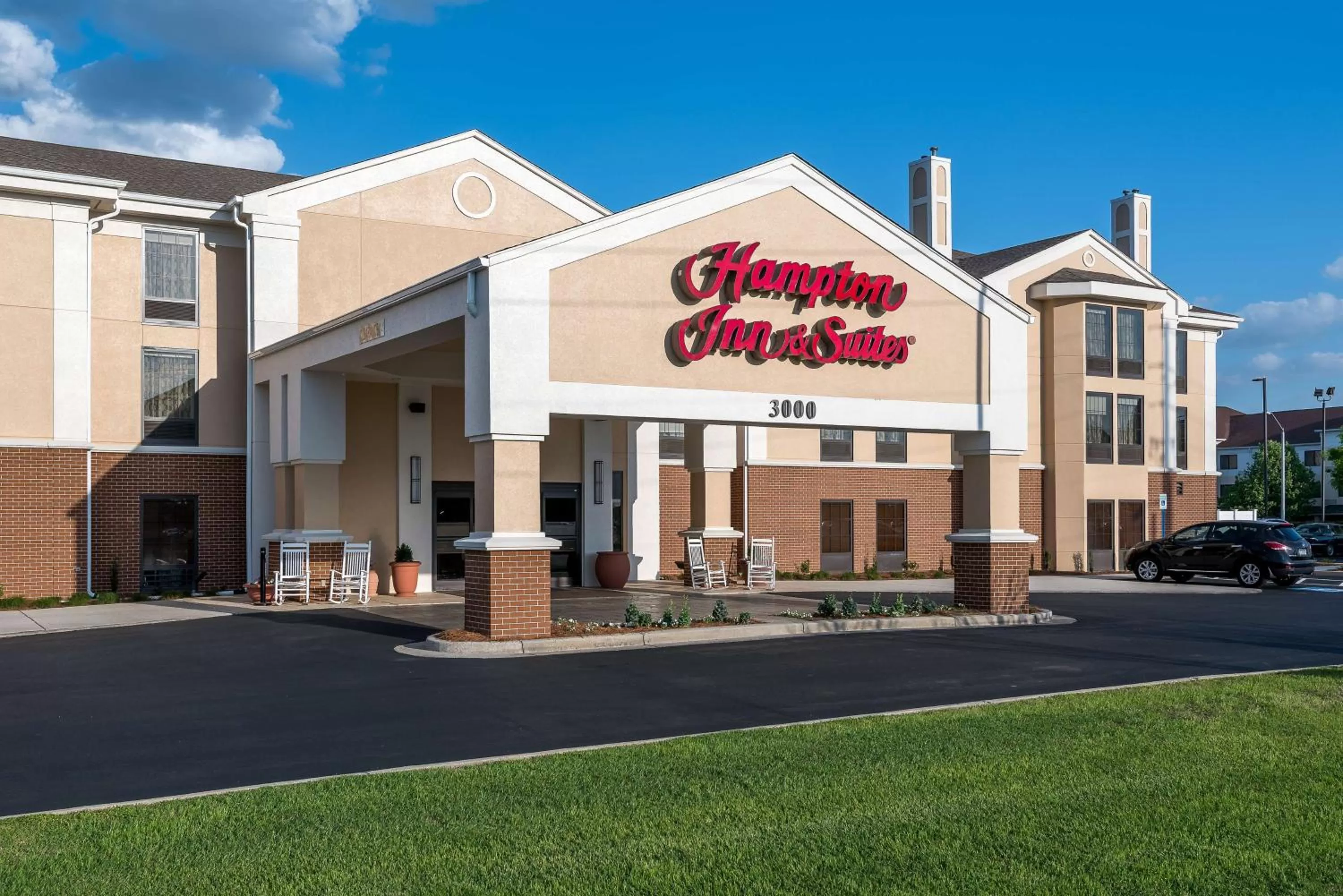Property building in Hampton Inn & Suites Florence Center