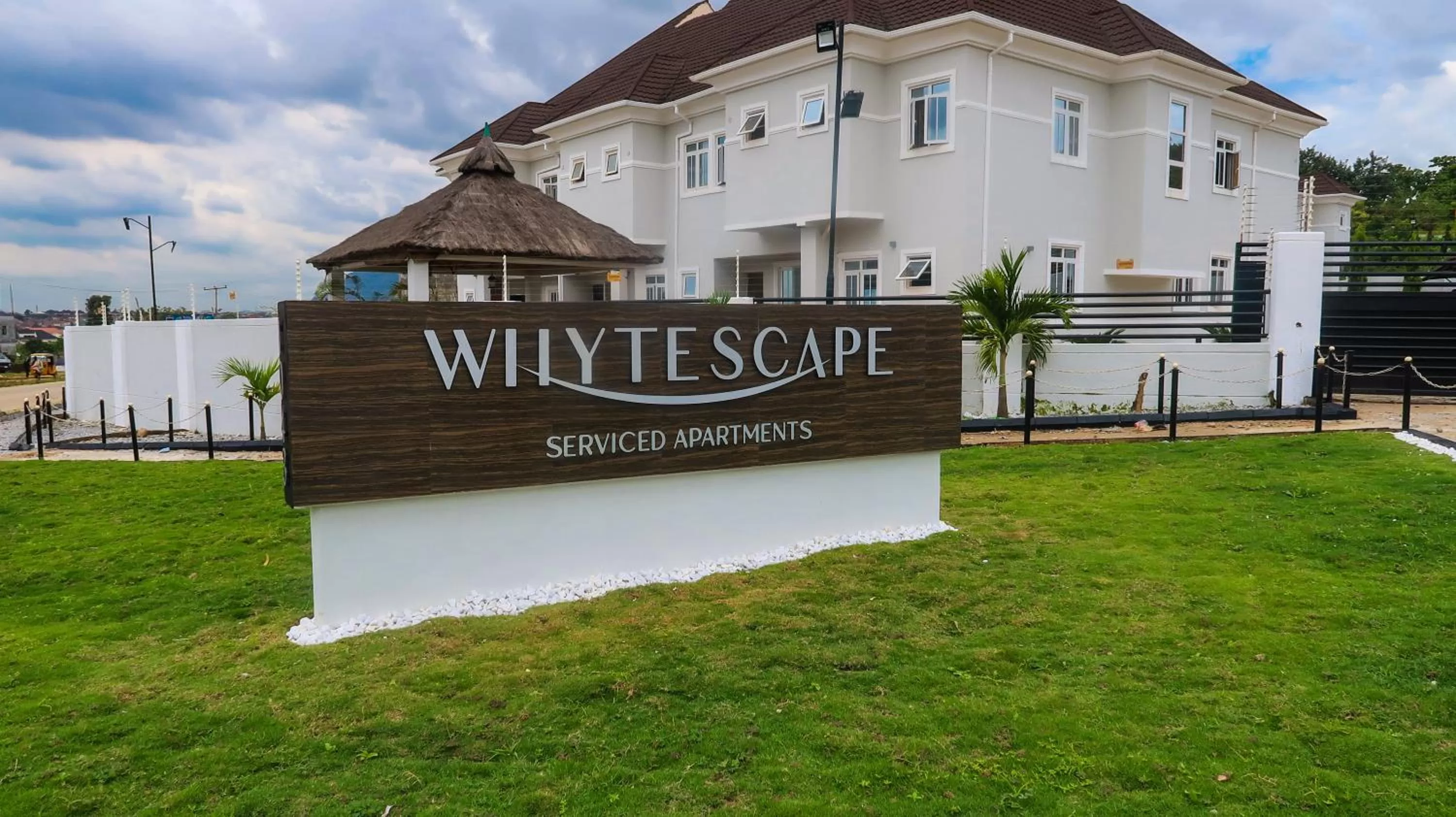 Property building in Whytescape Serviced Apartments
