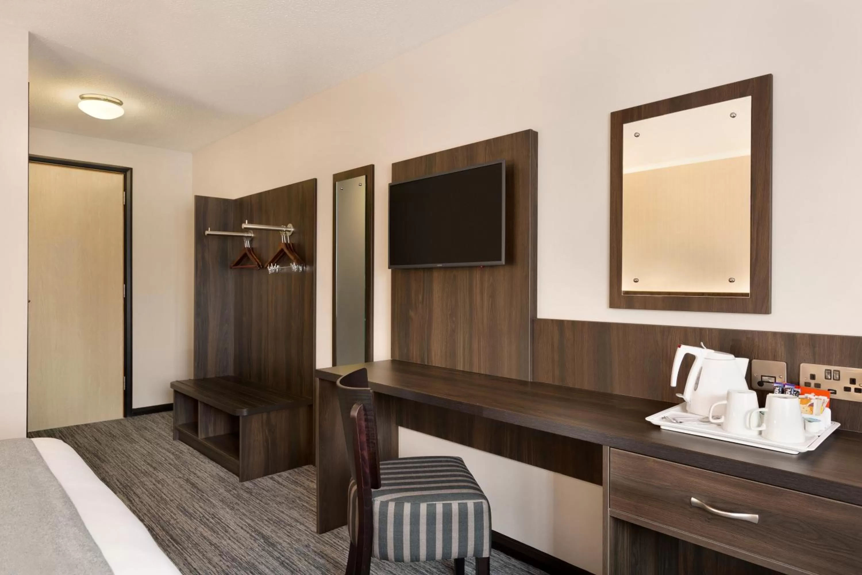 Bedroom in Ramada Bristol West