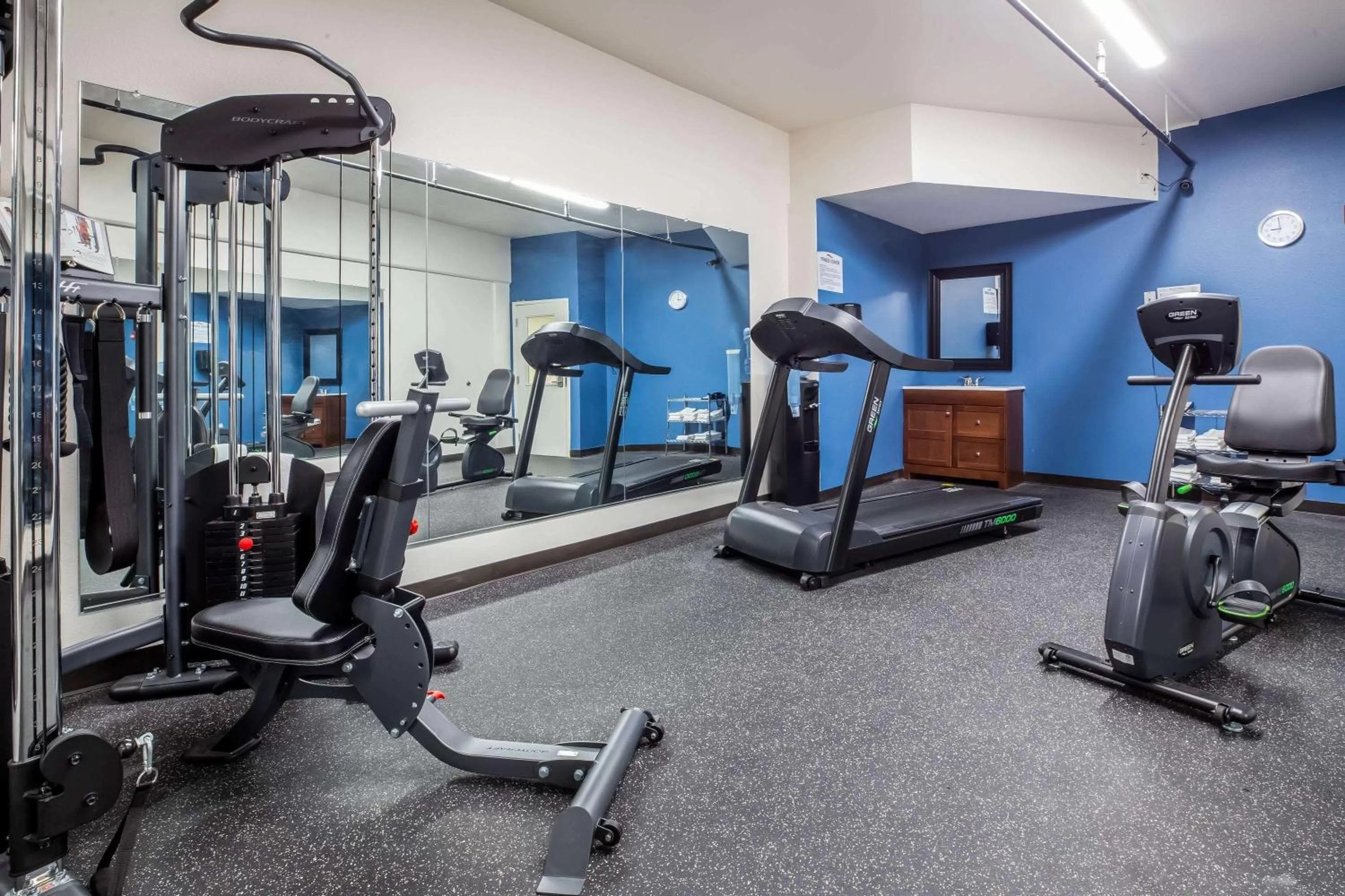 Fitness centre/facilities in Baymont by Wyndham Spokane