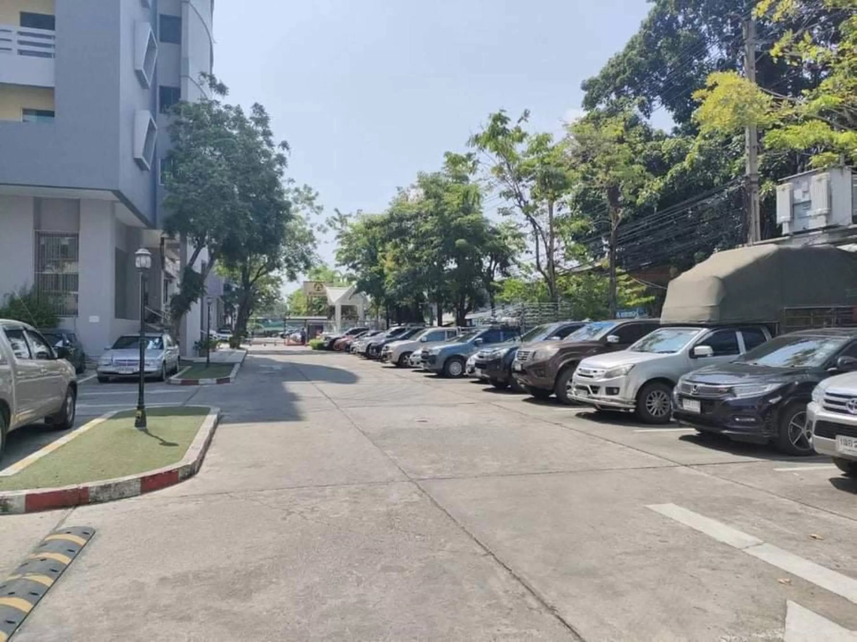 Parking in At 115 Hotel By Rompo