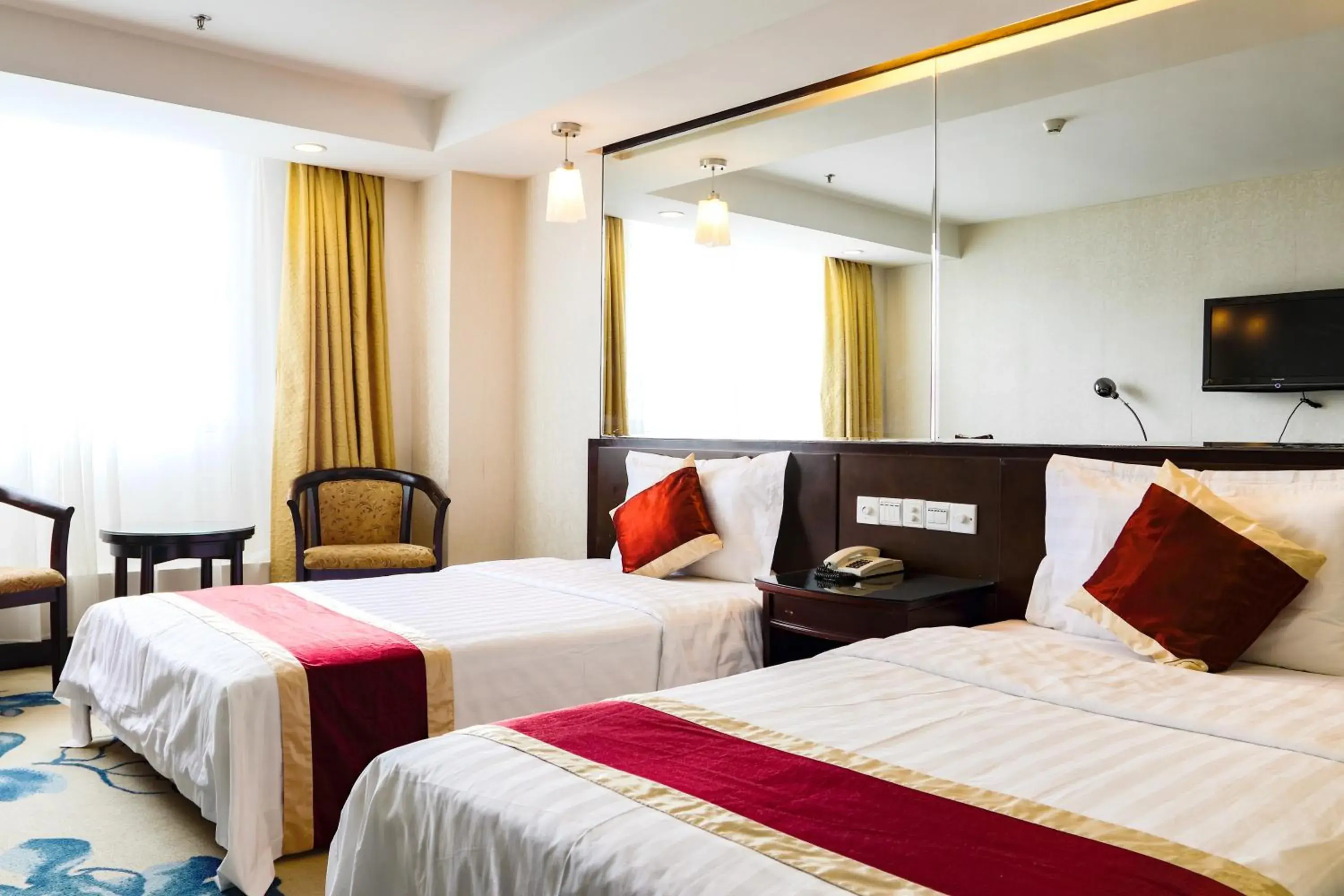 Deluxe Twin Room in New World Hotel Deluxe Twin Room in New World Hotel