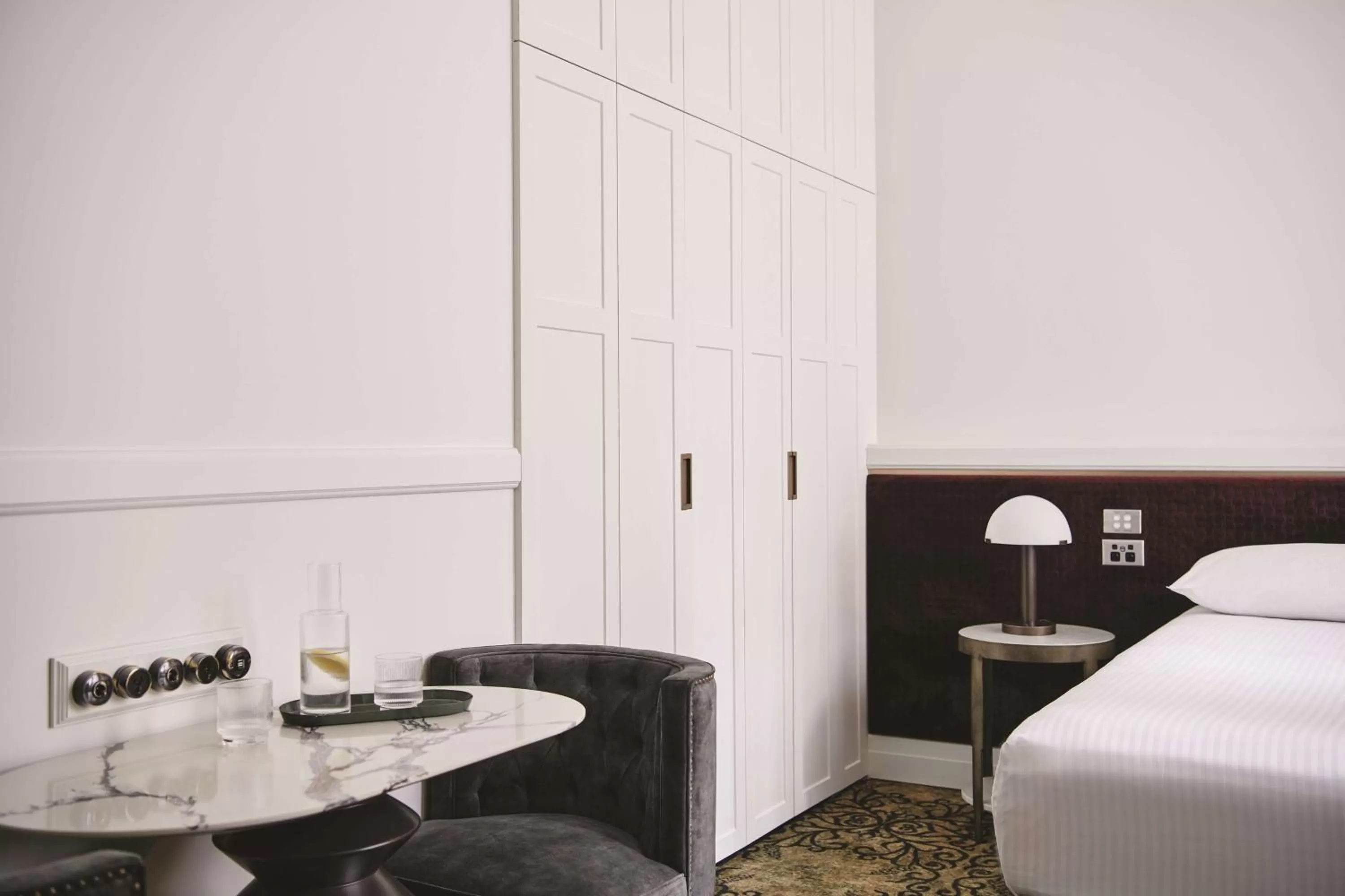 Bedroom, Bed in Rendezvous Hotel Melbourne