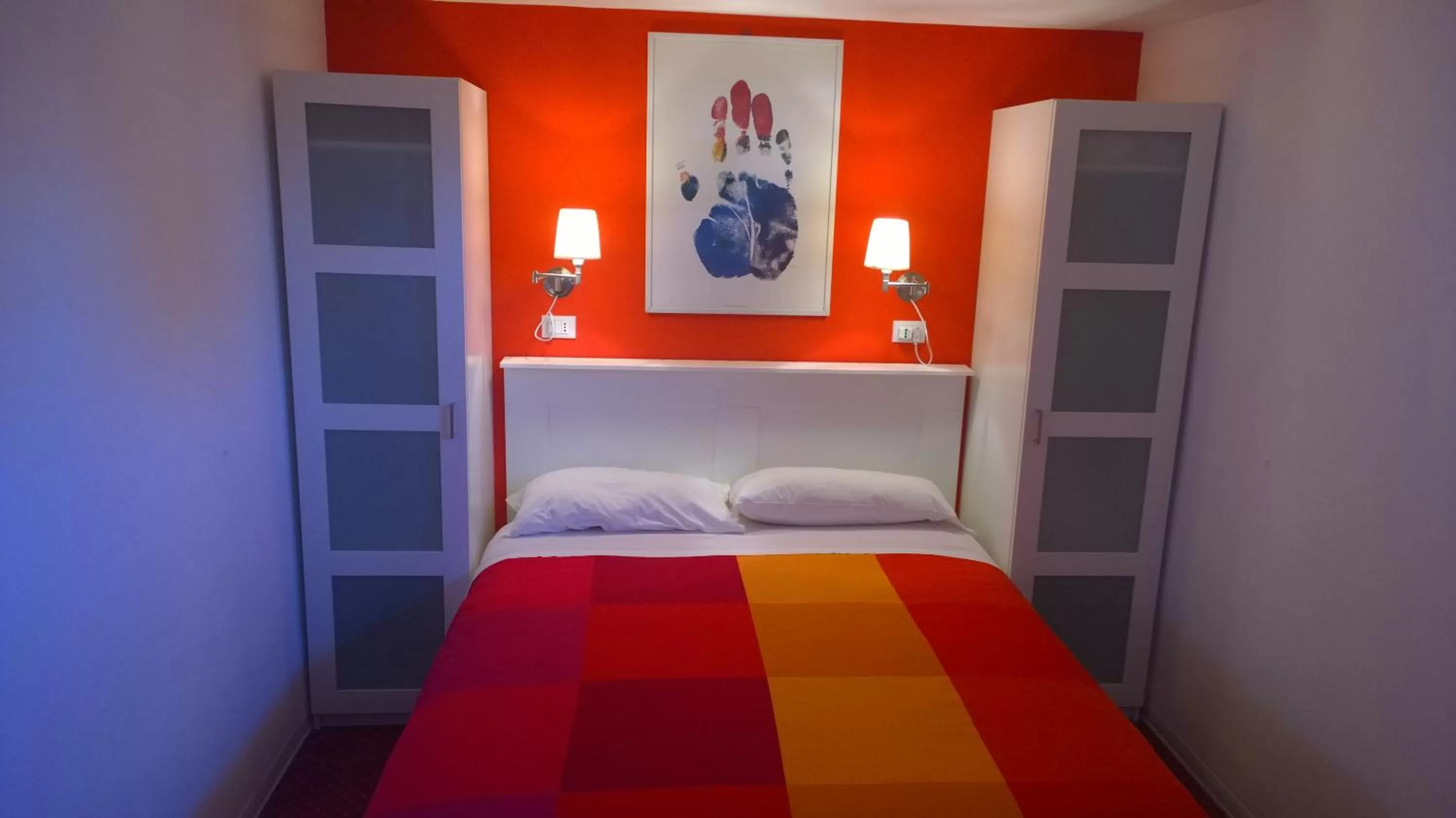 Decorative detail, Bed in Almi Rooms