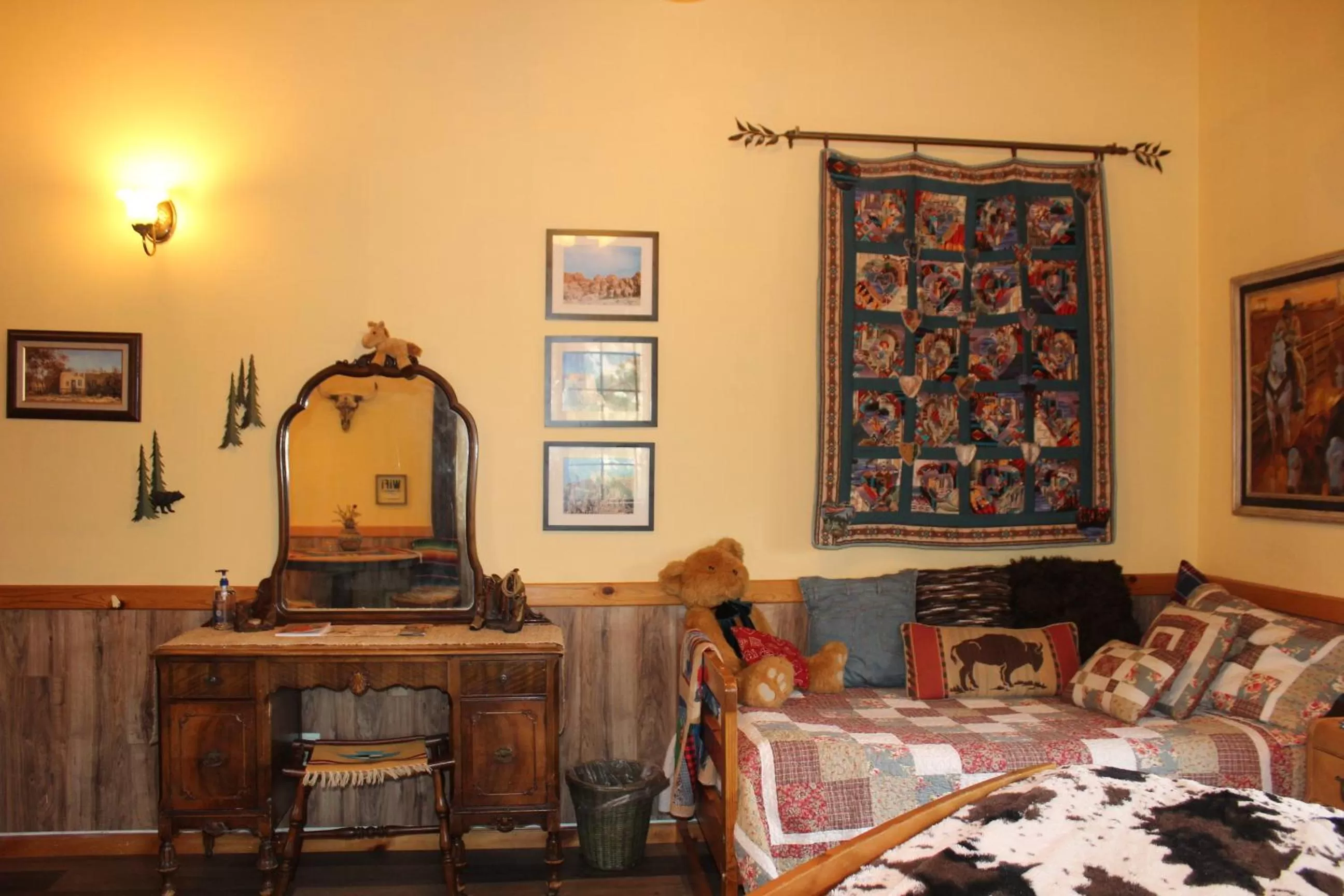 Photo of the whole room, Bed in The Old Bear BnB