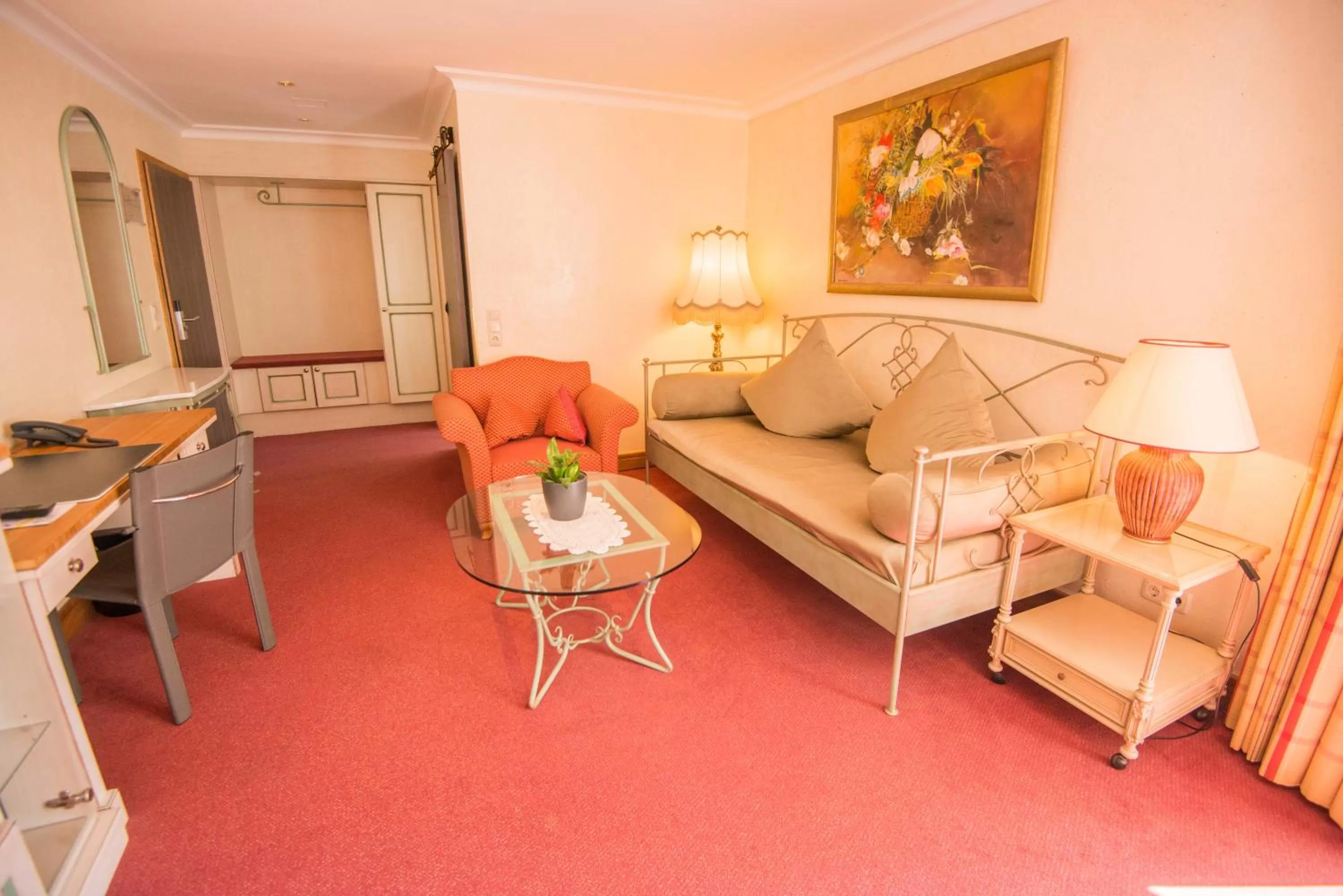 Photo of the whole room in Ringhotel Alpenhof - Patchworkhotel