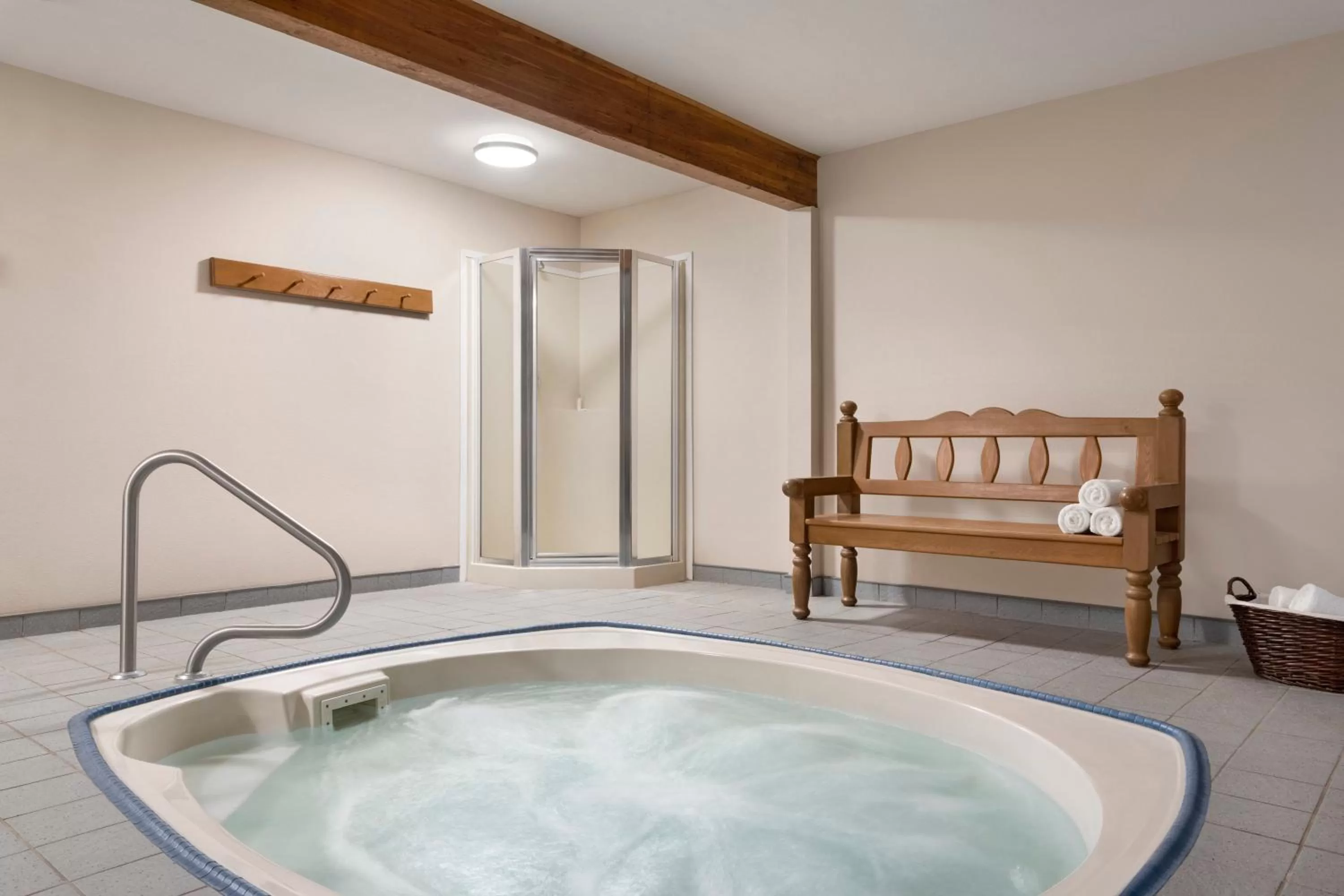 Hot Tub in Travelodge by Wyndham McBride