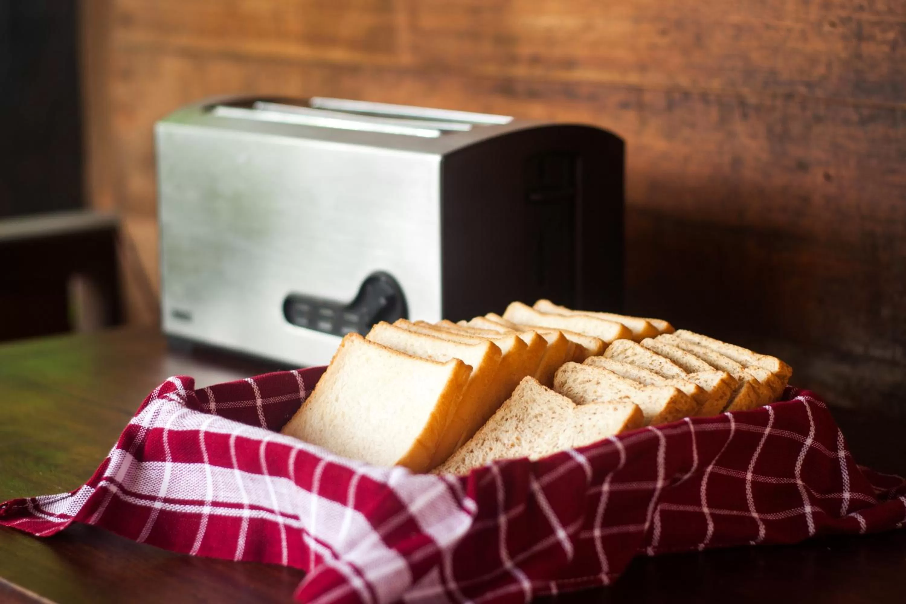 Breakfast in Joy's House & Tour