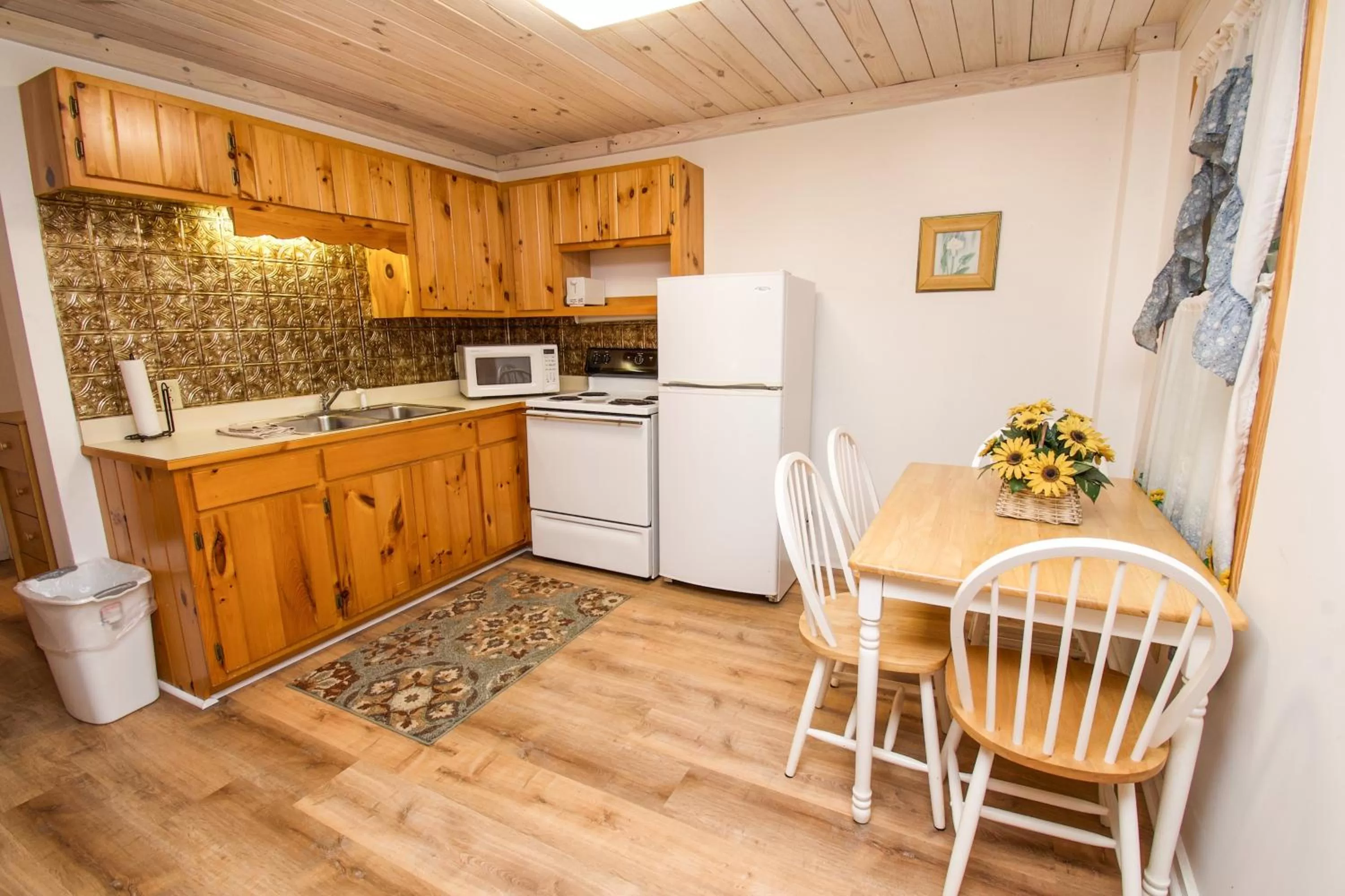 Kitchen or kitchenette in Paradise Hills, Winery Resort & Spa