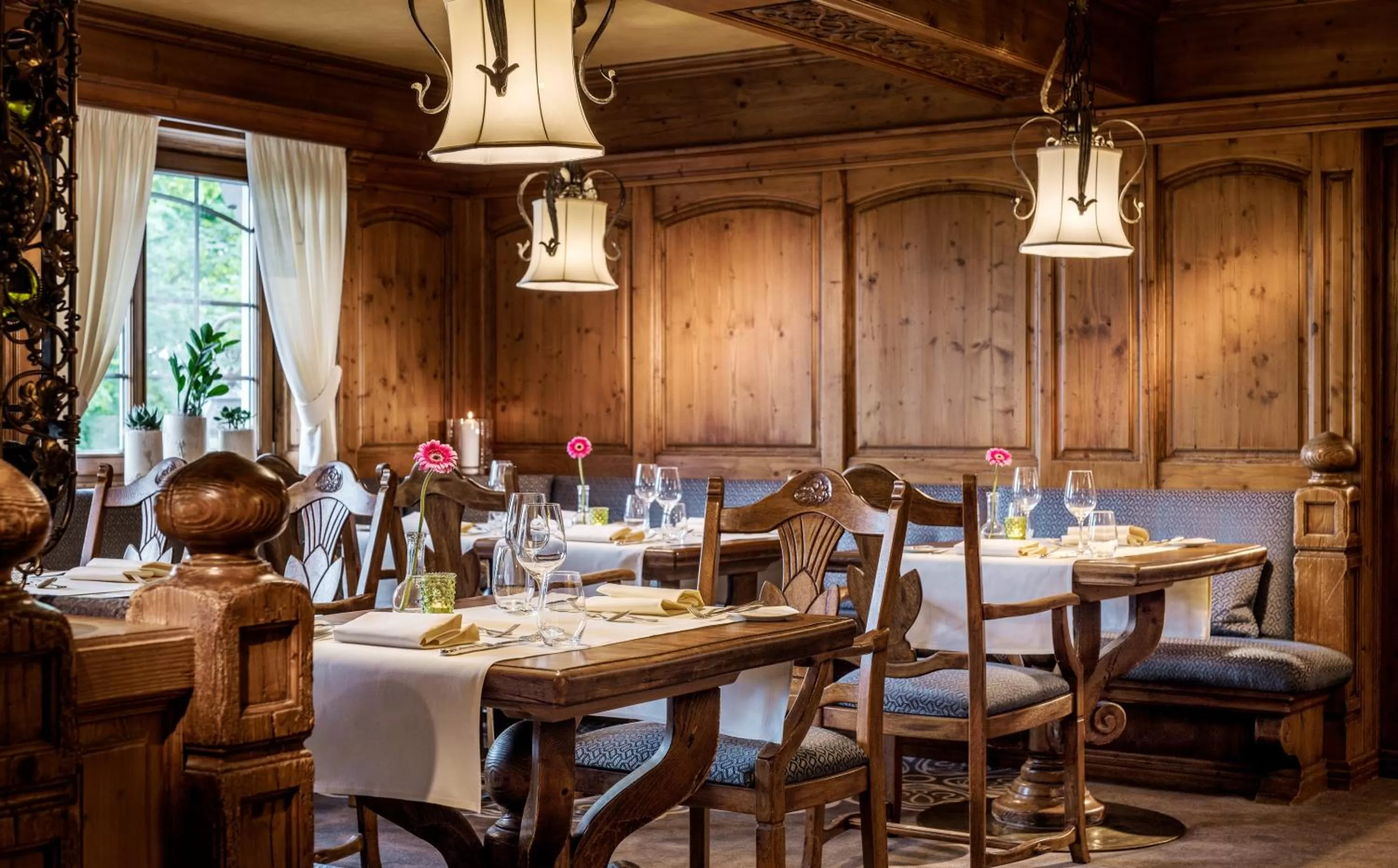 Restaurant/places to eat in Romantik Berghotel Astenkrone