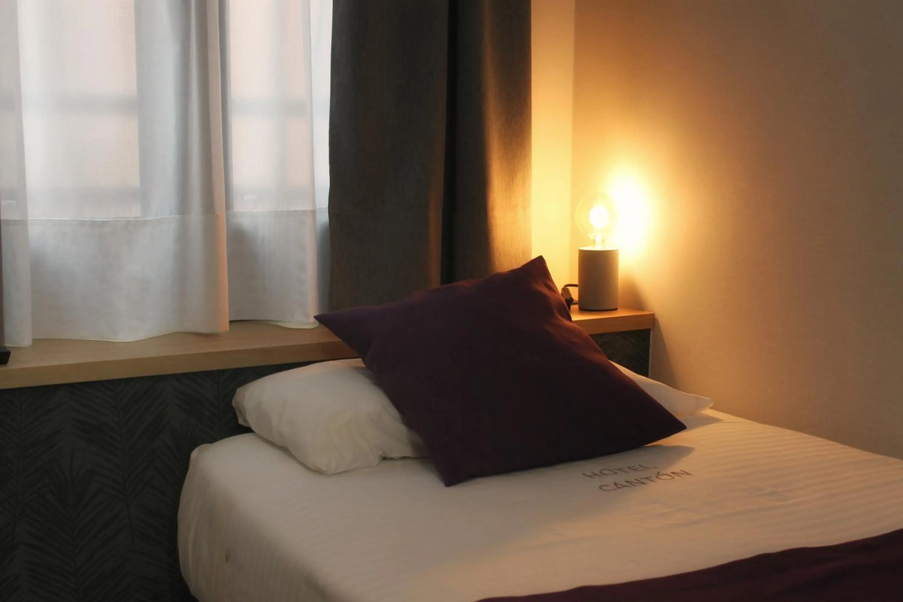 Photo of the whole room, Bed in Hotel Cantón