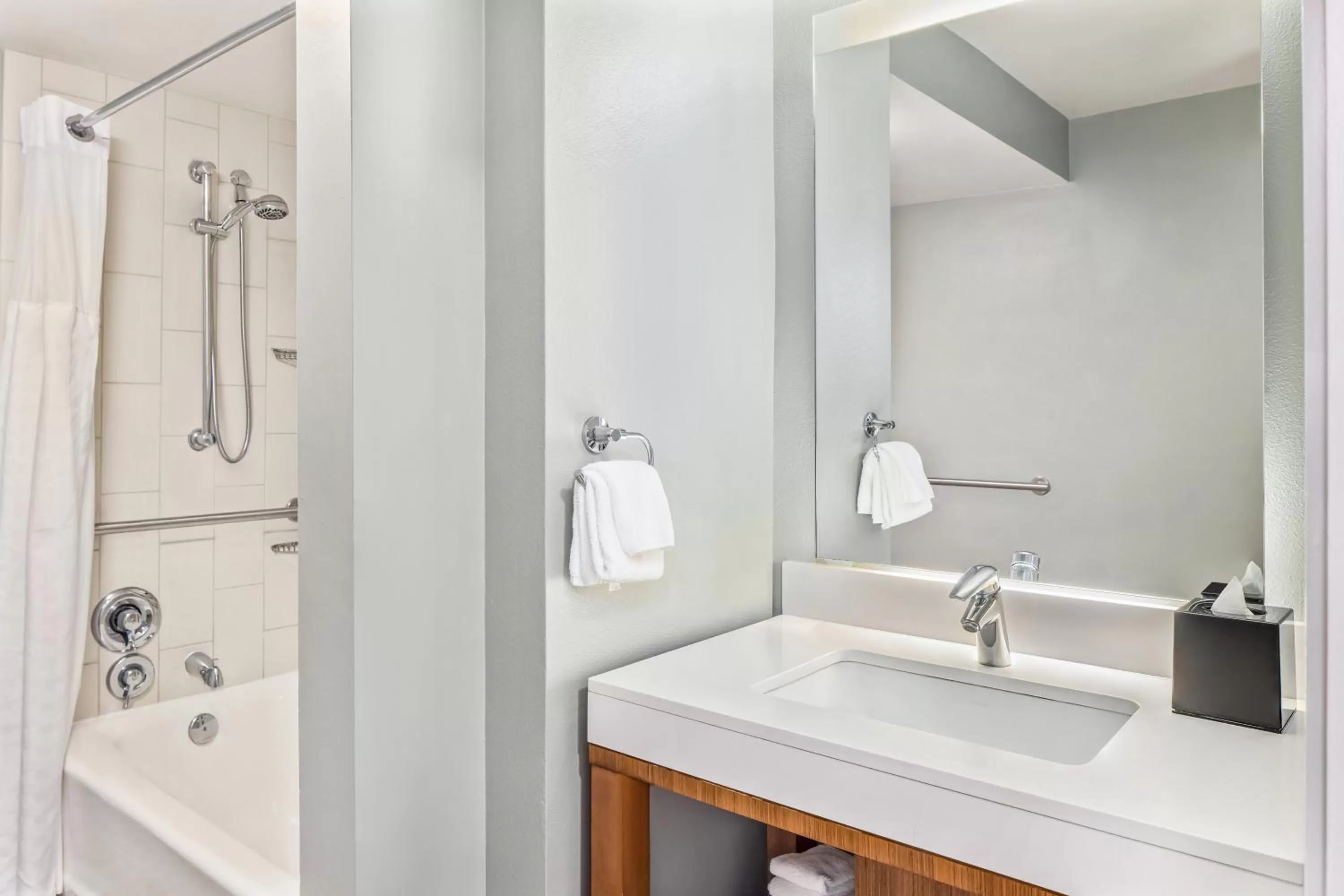 Toilet in Hyatt Place Waikiki Beach