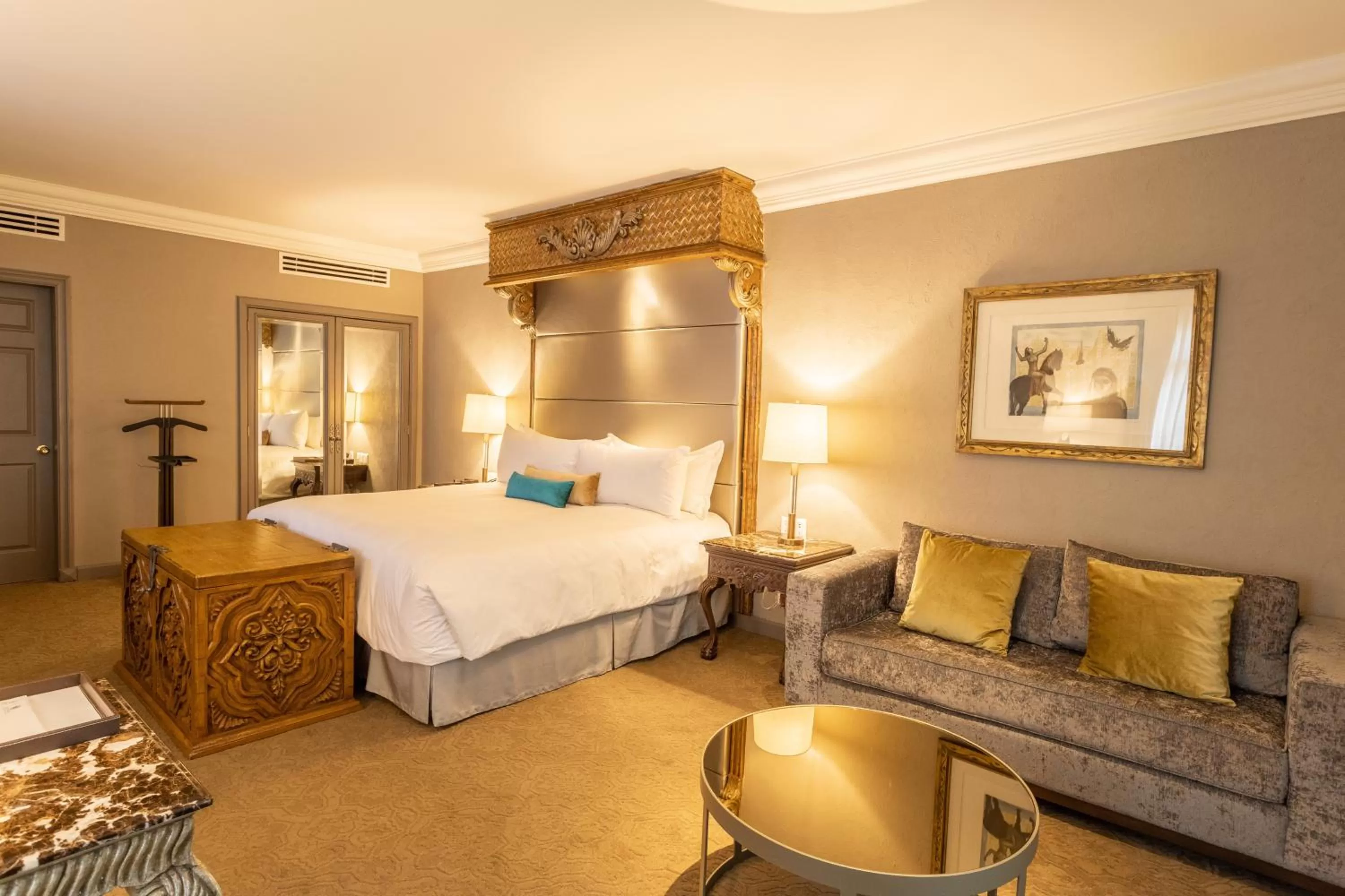 Bedroom, Bed in Quinta Real Monterrey